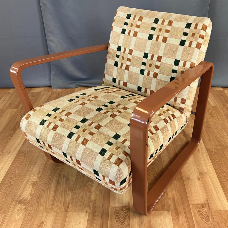 Offered here is a Modern Morris lounge chair by Edward Wormley, designed for Dunbar circa 1940s.
Sculptural continuous laminated Mahogany frame, joined by two steel rods which in turn holds the seating area.
Fabric feels to be a blend, waiting to