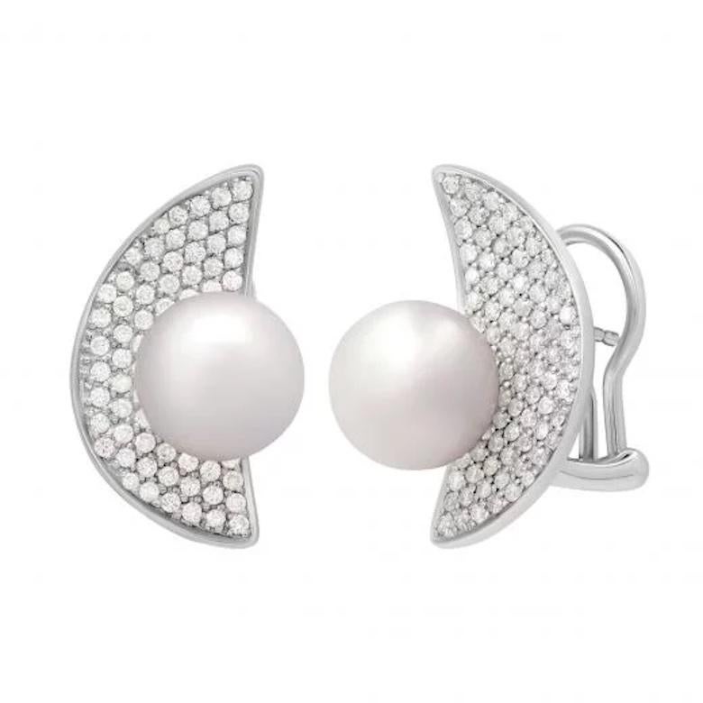 Moderne Ohrringe aus Weißgold mit Perlmutt und weißen Diamanten, Klappverschluss für Sie (Antiker Kissenschliff) im Angebot