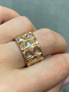 Modern Mother of Pearls Yellow 18K Gold Ring for Her