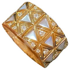 Anillo moderno de madreperla de oro amarillo de 18 quilates para ella
