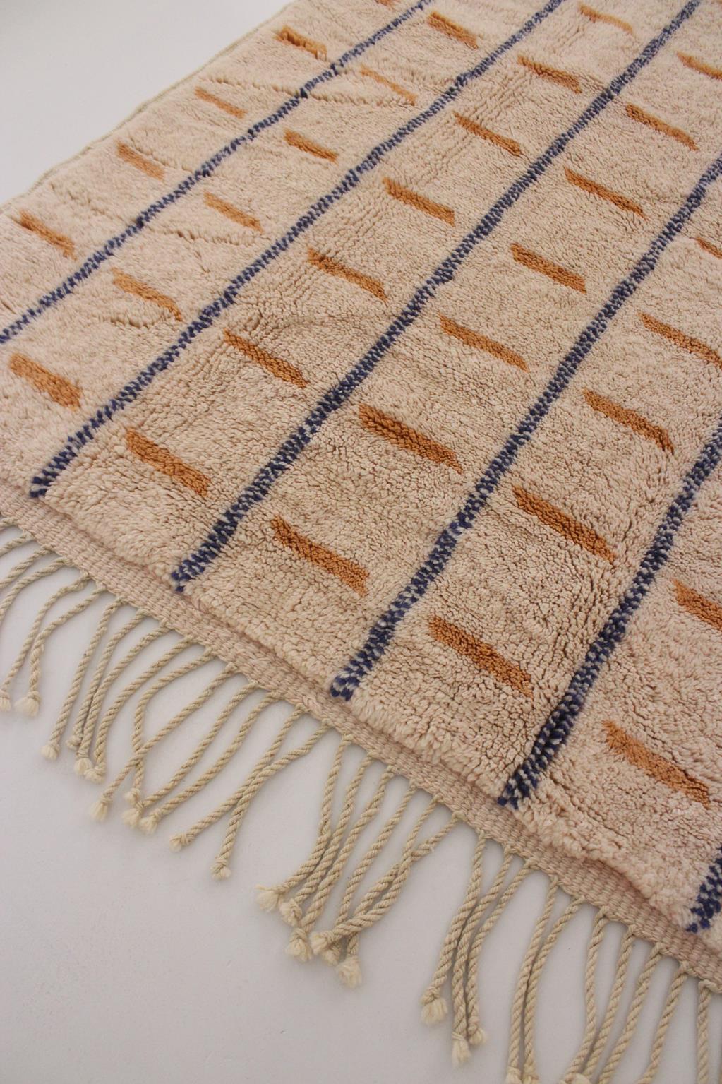 Wool Modern Moroccan wool Mrirt rug - Powder pink/orange - 5x8.3feet / 155x255cm For Sale