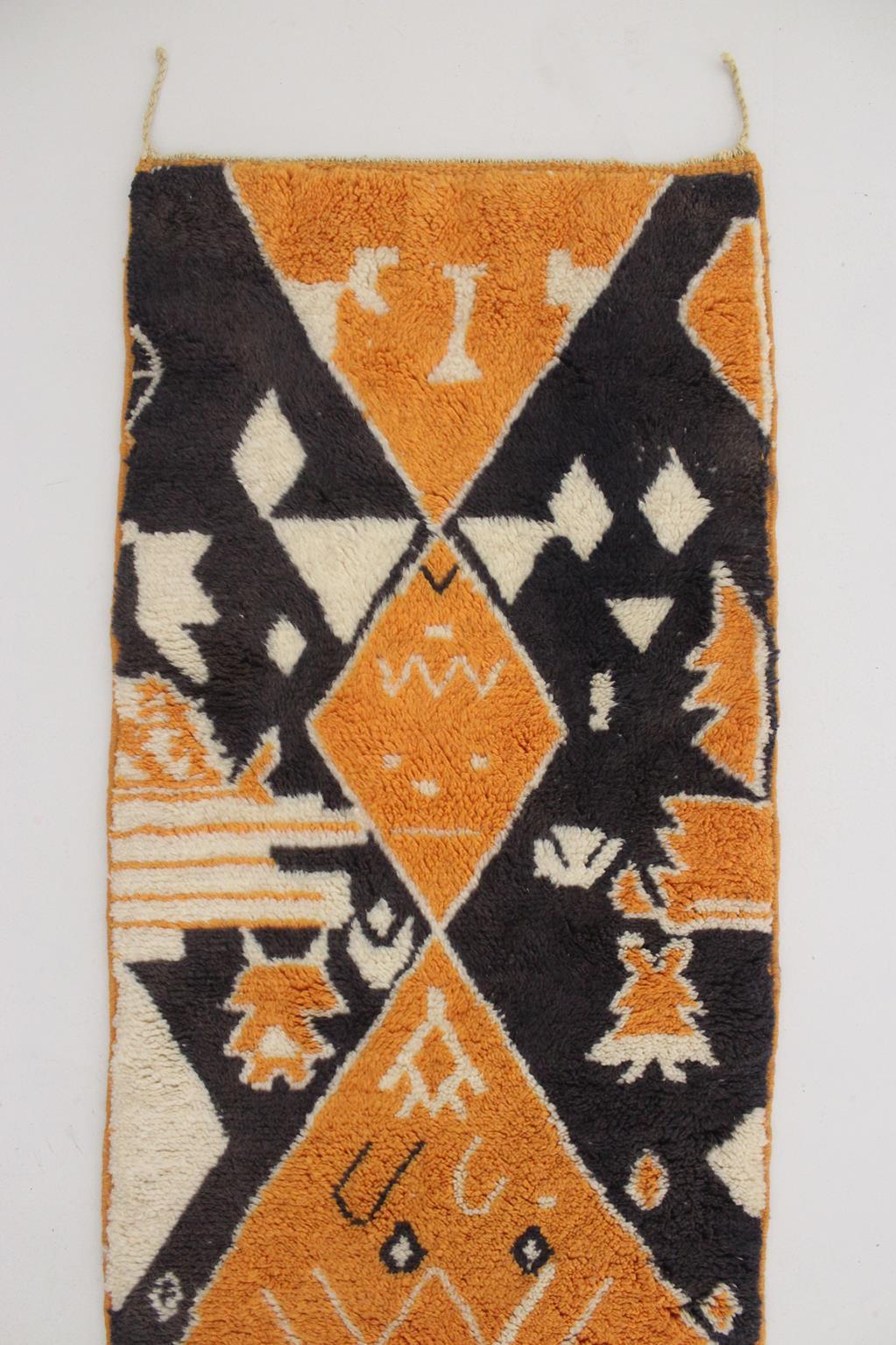 Modern Moroccan wool Mrirt runner rug - Black/orange - 2.4x9.9feet / 74x303cm For Sale 5
