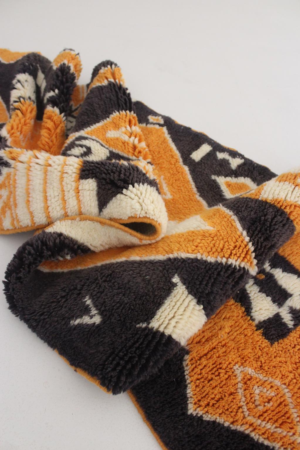 Modern Moroccan wool Mrirt runner rug - Black/orange - 2.4x9.9feet / 74x303cm For Sale 9