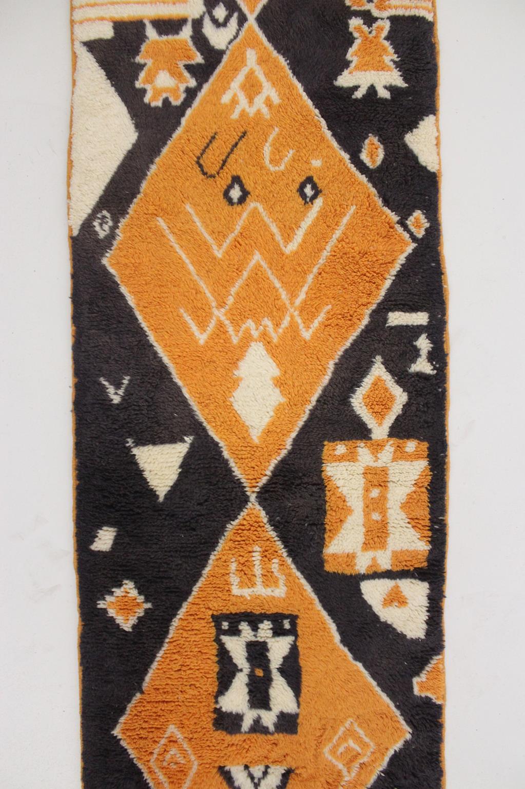 Modern Moroccan wool Mrirt runner rug - Black/orange - 2.4x9.9feet / 74x303cm For Sale 3
