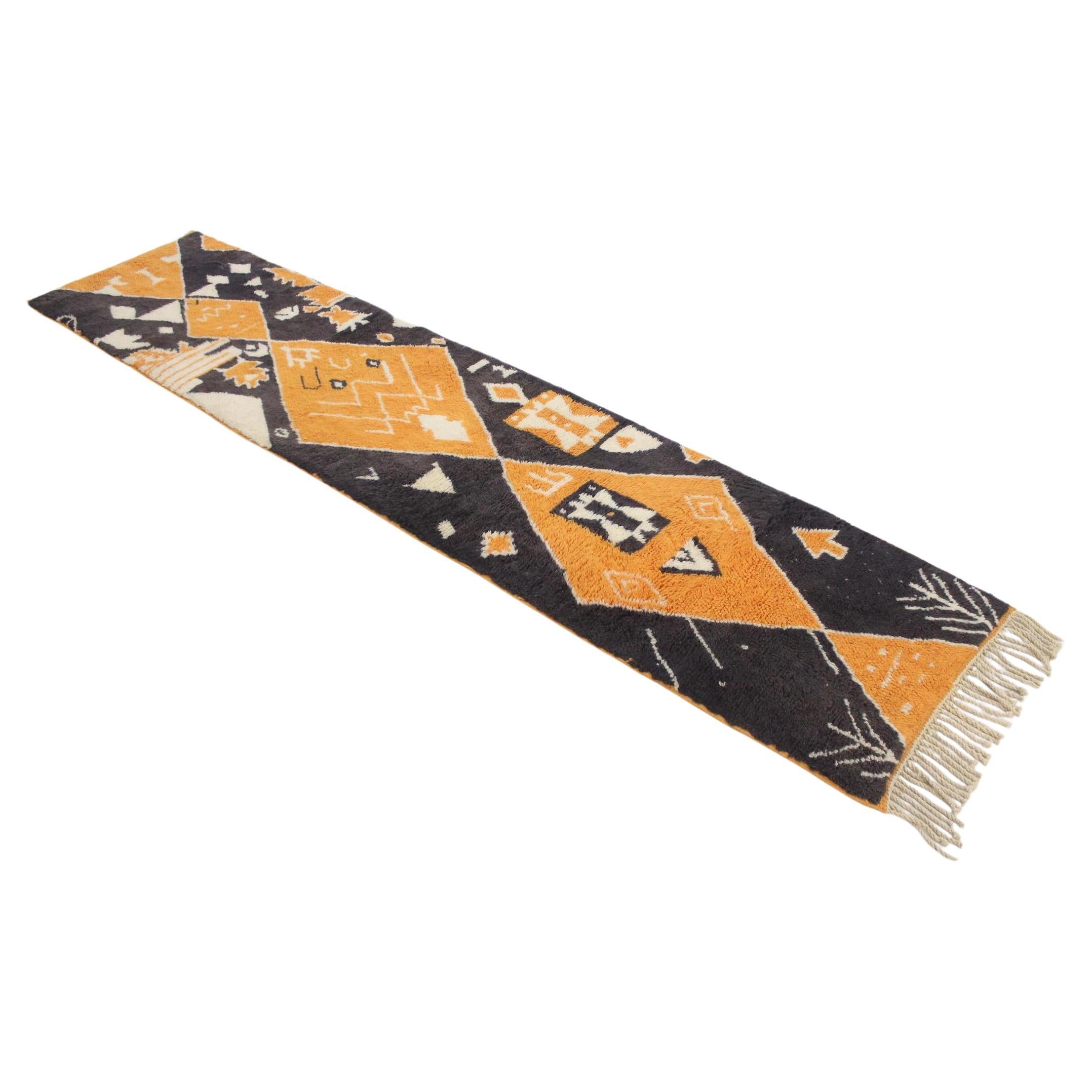 Modern Moroccan wool Mrirt runner rug - Black/orange - 2.4x9.9feet / 74x303cm For Sale