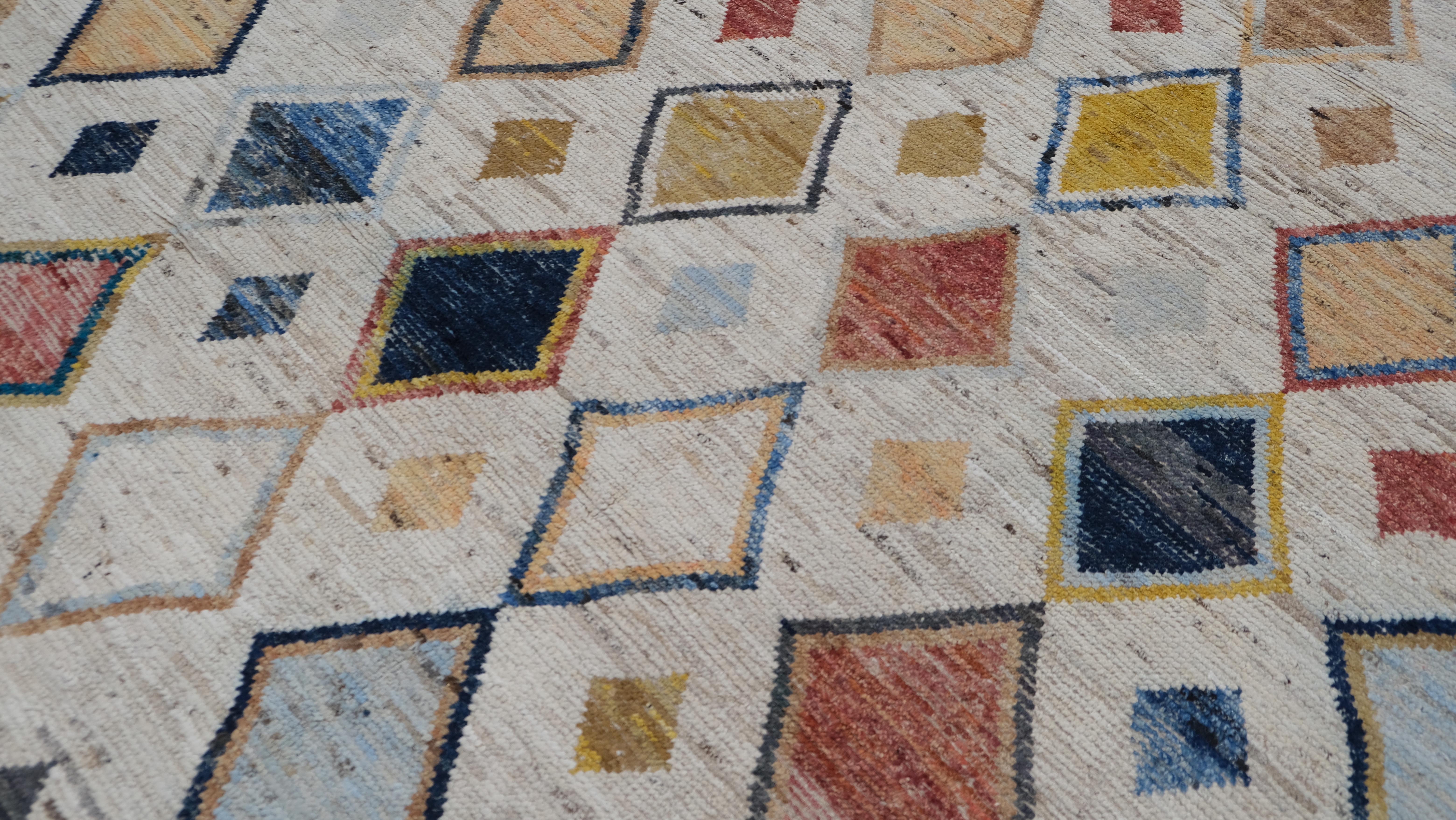 Moderner mehrfarbiger Diamant-Muster-Wollteppich 8'3''x9'10'' (Handgeknüpft) im Angebot