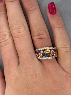 Modern Multicolored Sapphire and Diamond 14 Karat Yellow Gold Ring