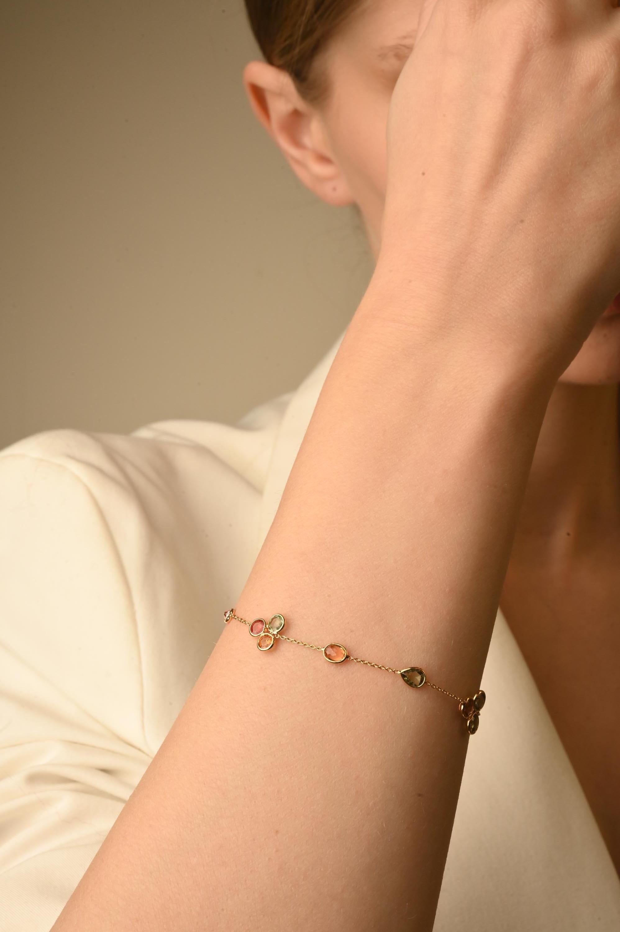 Bracelet moderne à motif floral minimaliste en or massif 18 carats avec plusieurs saphirs Pour femmes en vente