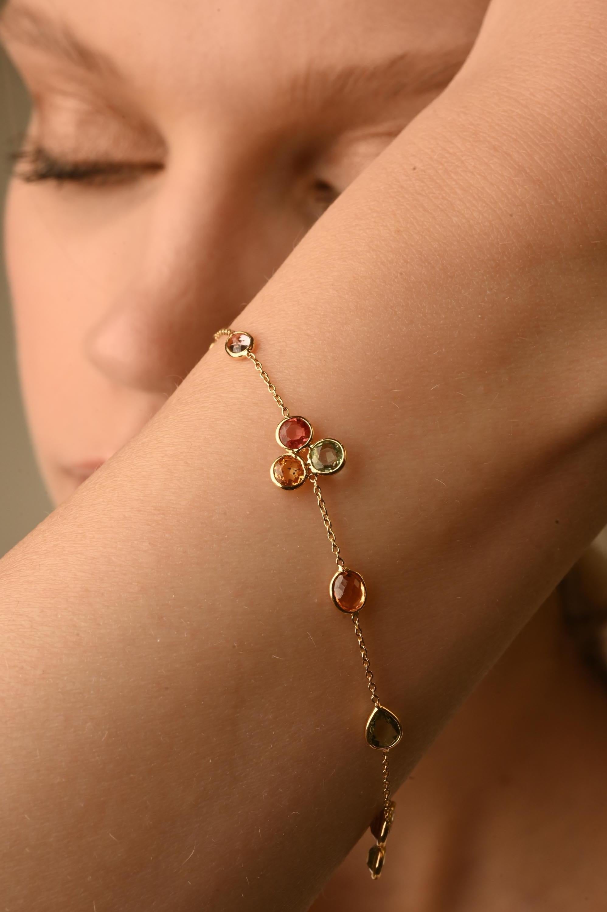 Bracelet moderne à motif floral minimaliste en or massif 18 carats avec plusieurs saphirs en vente 2