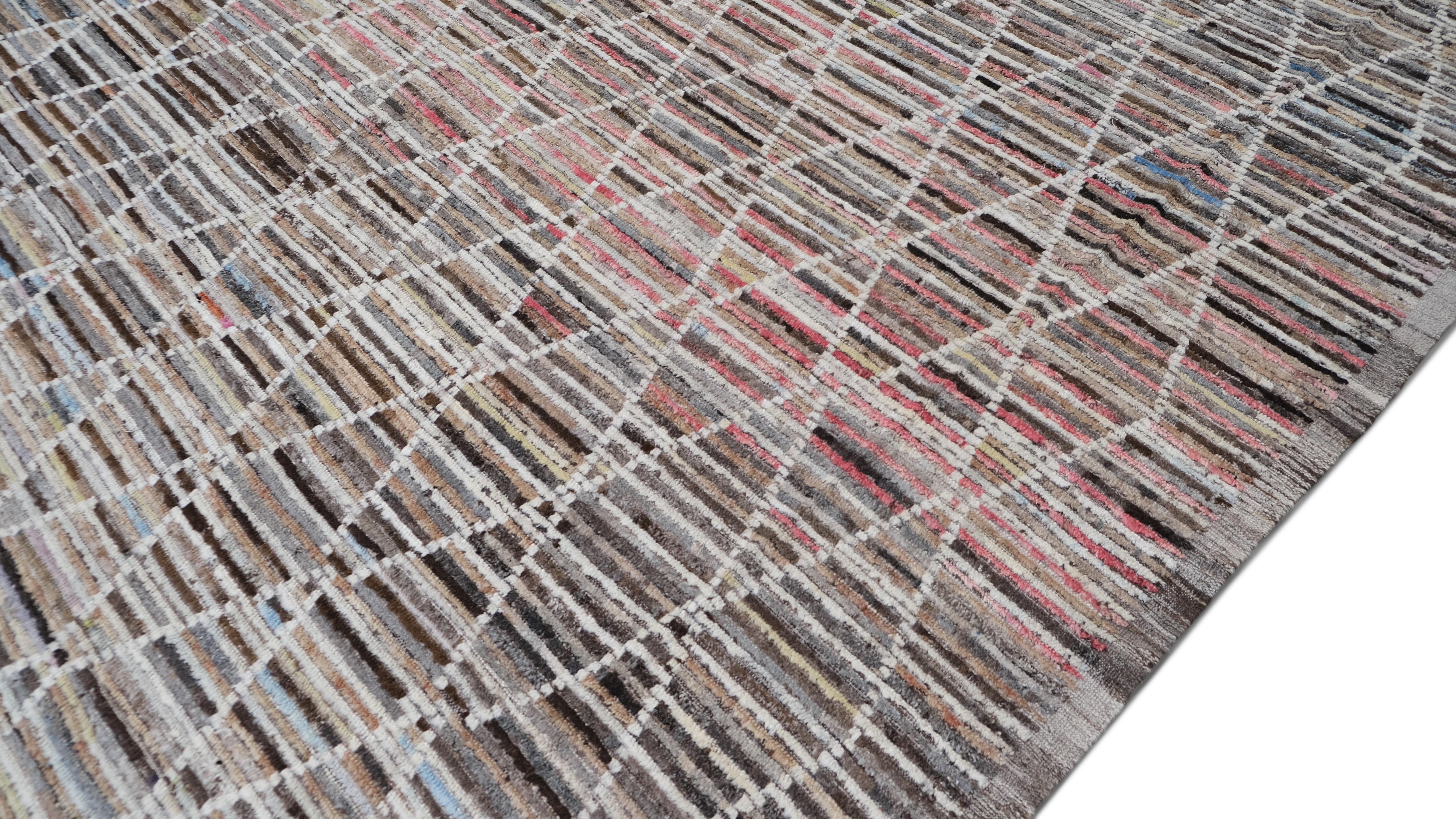 Moderner mehrfarbiger geometrischer Wollteppich 11'7''x13'8'' um 2020 im Zustand „Neu“ im Angebot in Torrance, CA