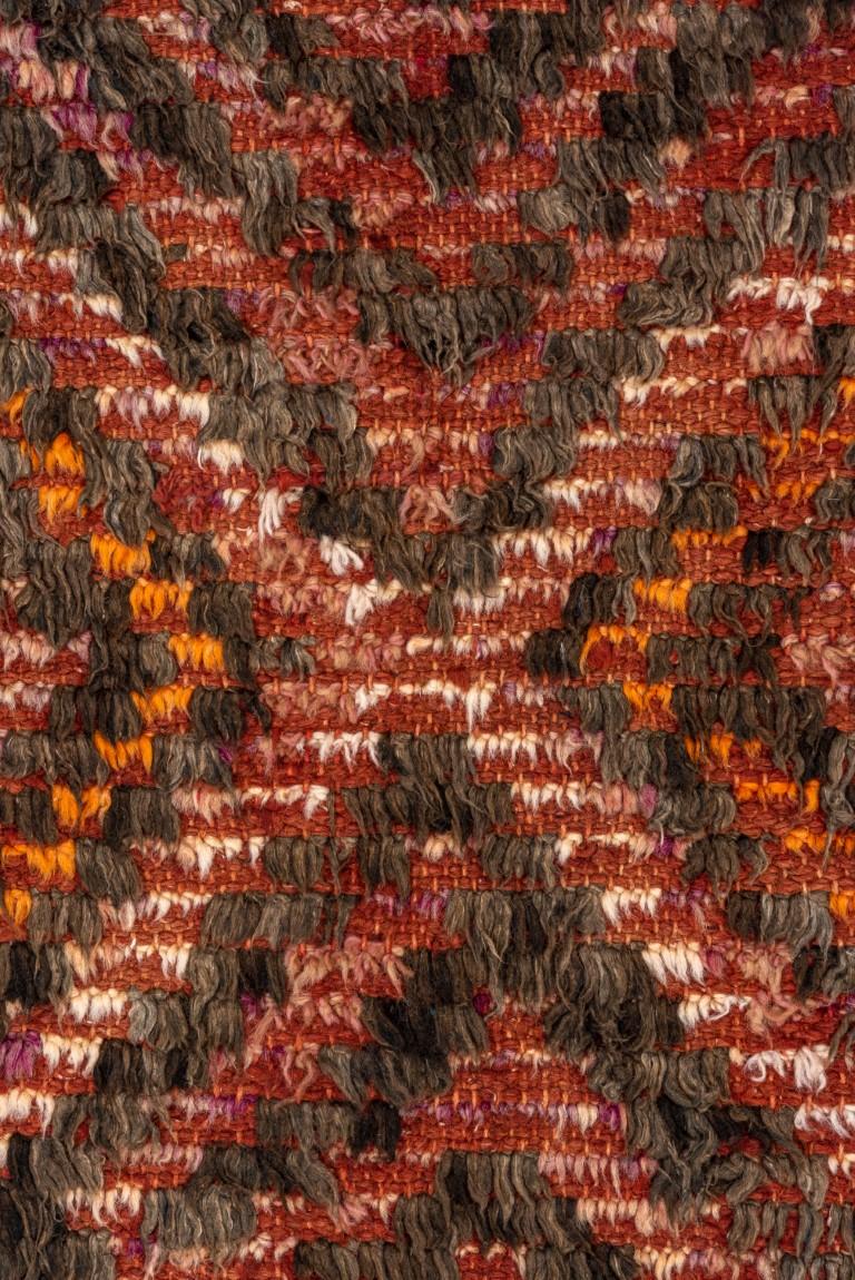 Moderner mehrfarbiger marokkanischer Teppich (Handgeknüpft) im Angebot