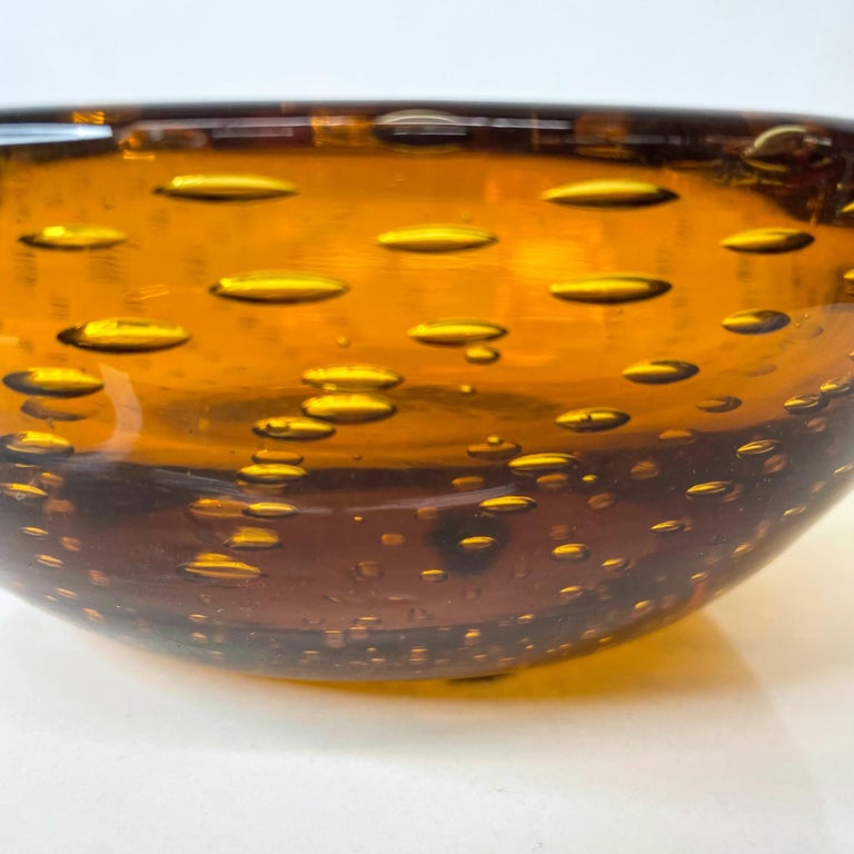 Italian Modern Murano Art Glass Bowl in Amber Controlled Bubble, Italy 1970s For Sale
