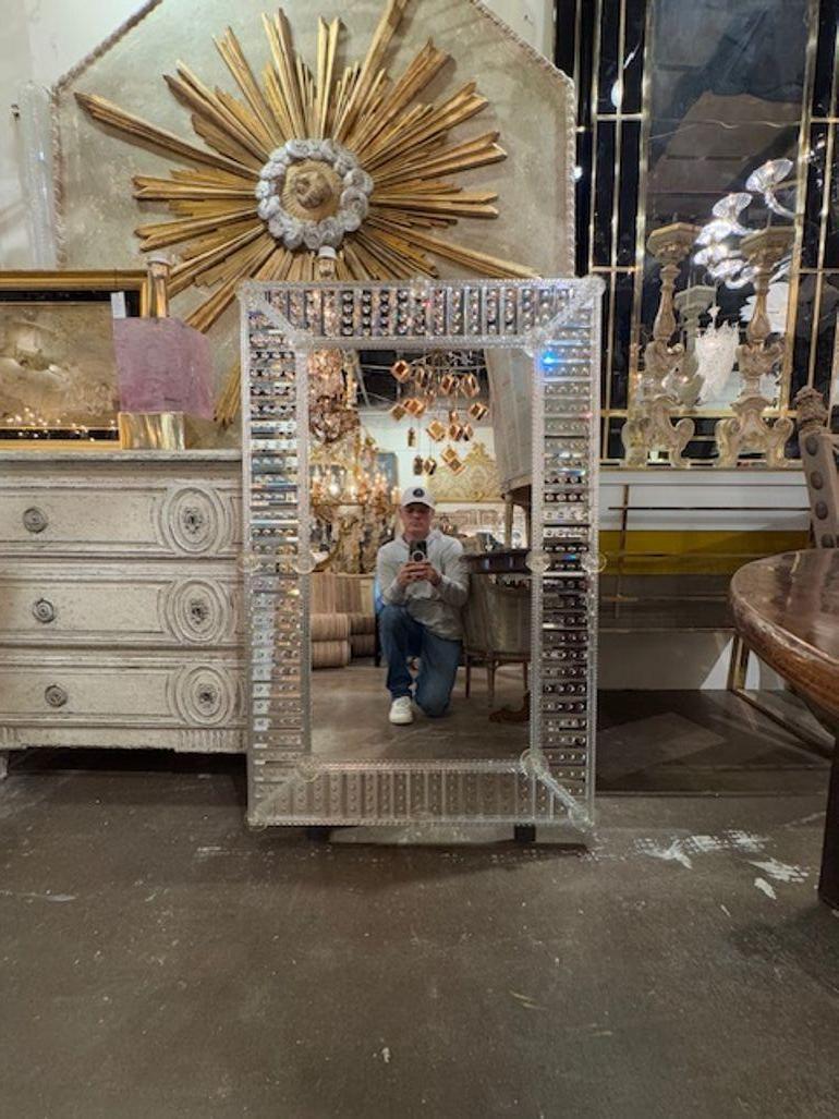 Espejo moderno de cristal grabado de Murano Cristal de Murano en venta