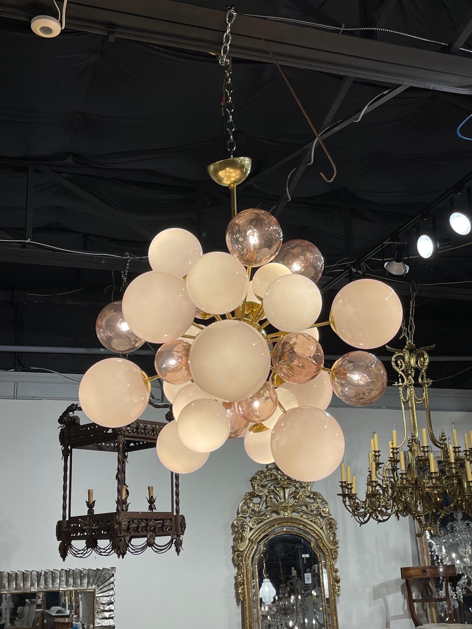 Modern Murano Glass and Brass Pink Cloud Chandelier In Good Condition In Dallas, TX