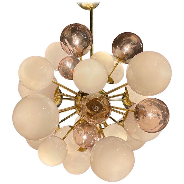 Araña moderna de cristal de Murano y latón Nube Rosa en venta