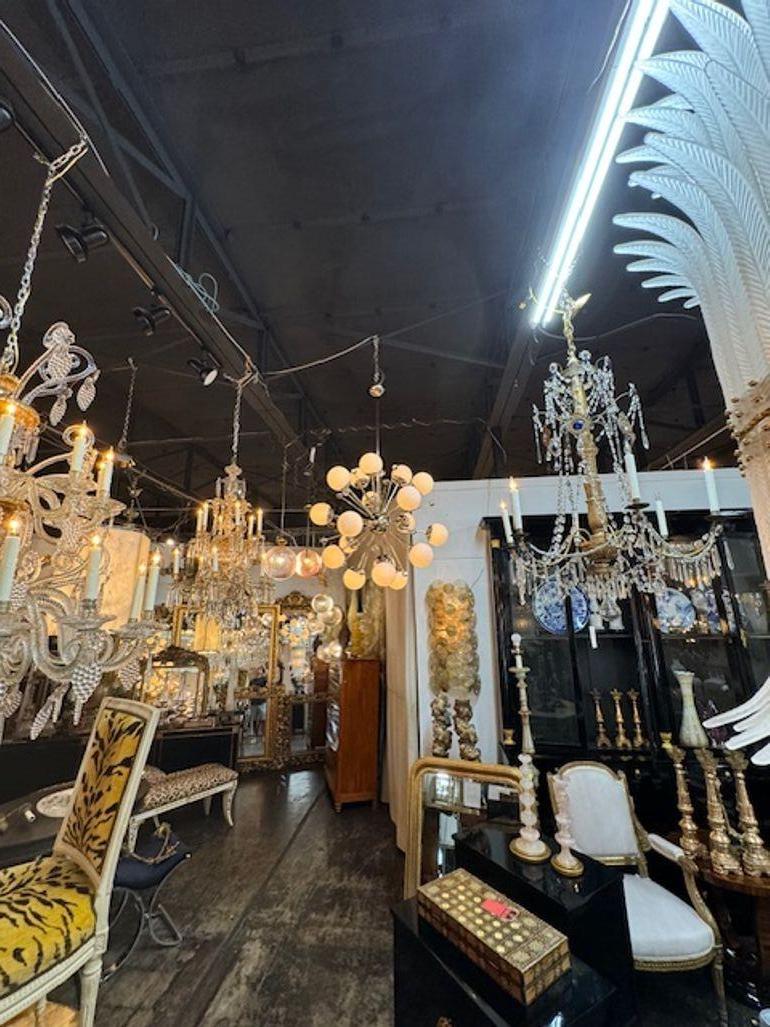 Araña Sputnik moderna de cristal de Murano y latón Italiano en venta