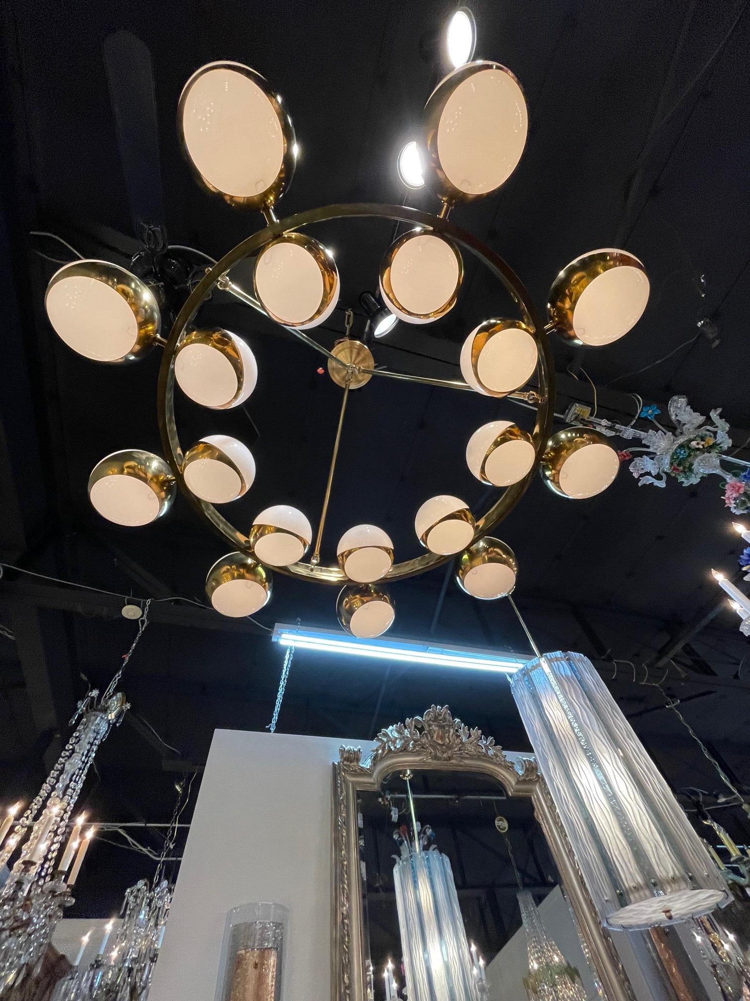Modern Murano Glass and Brass Suspension 18 Light Chandelier In Good Condition For Sale In Dallas, TX
