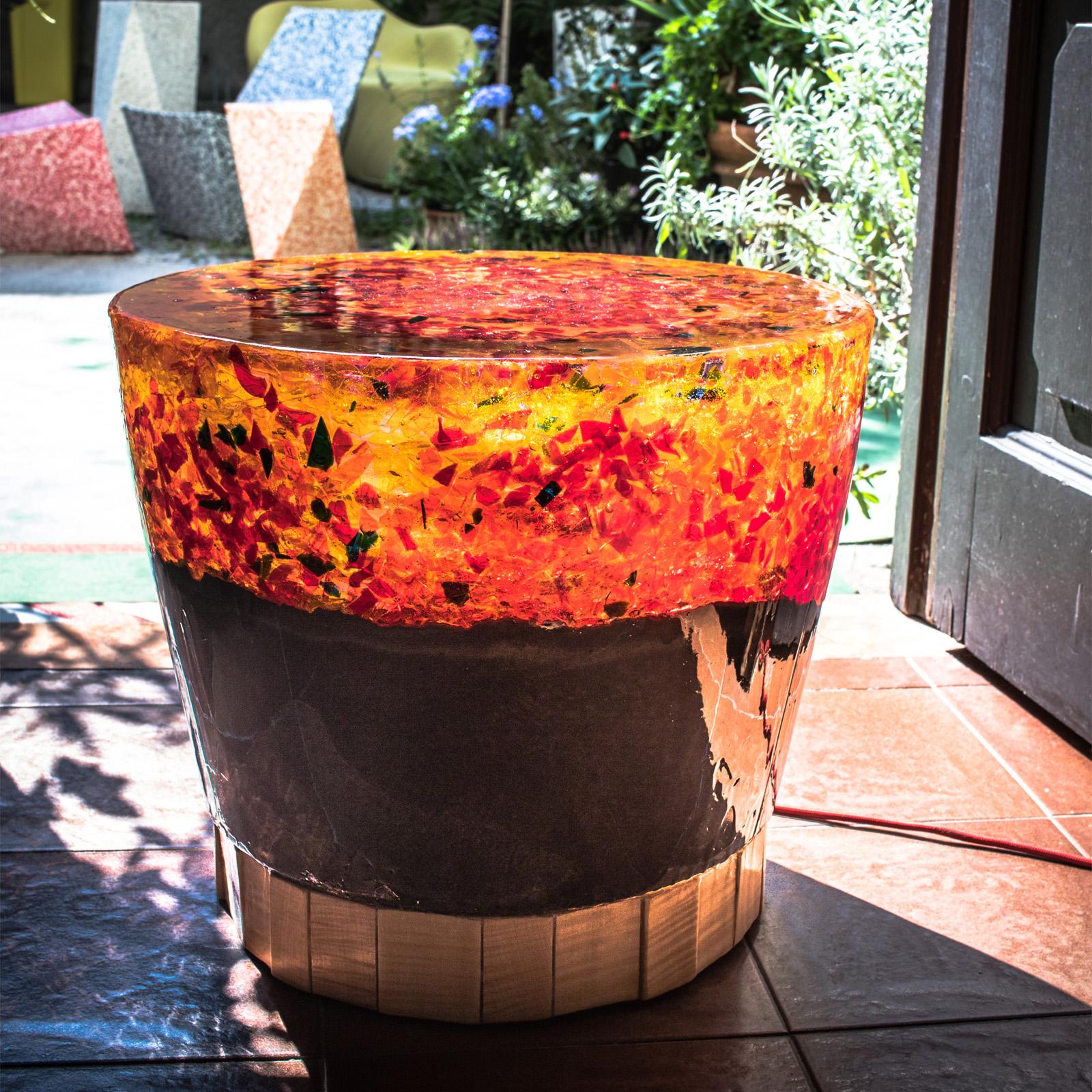 Mesa auxiliar moderna de cristal de Murano y madera 'Sunset Waste' con luz by Hillsideout Moderno en venta
