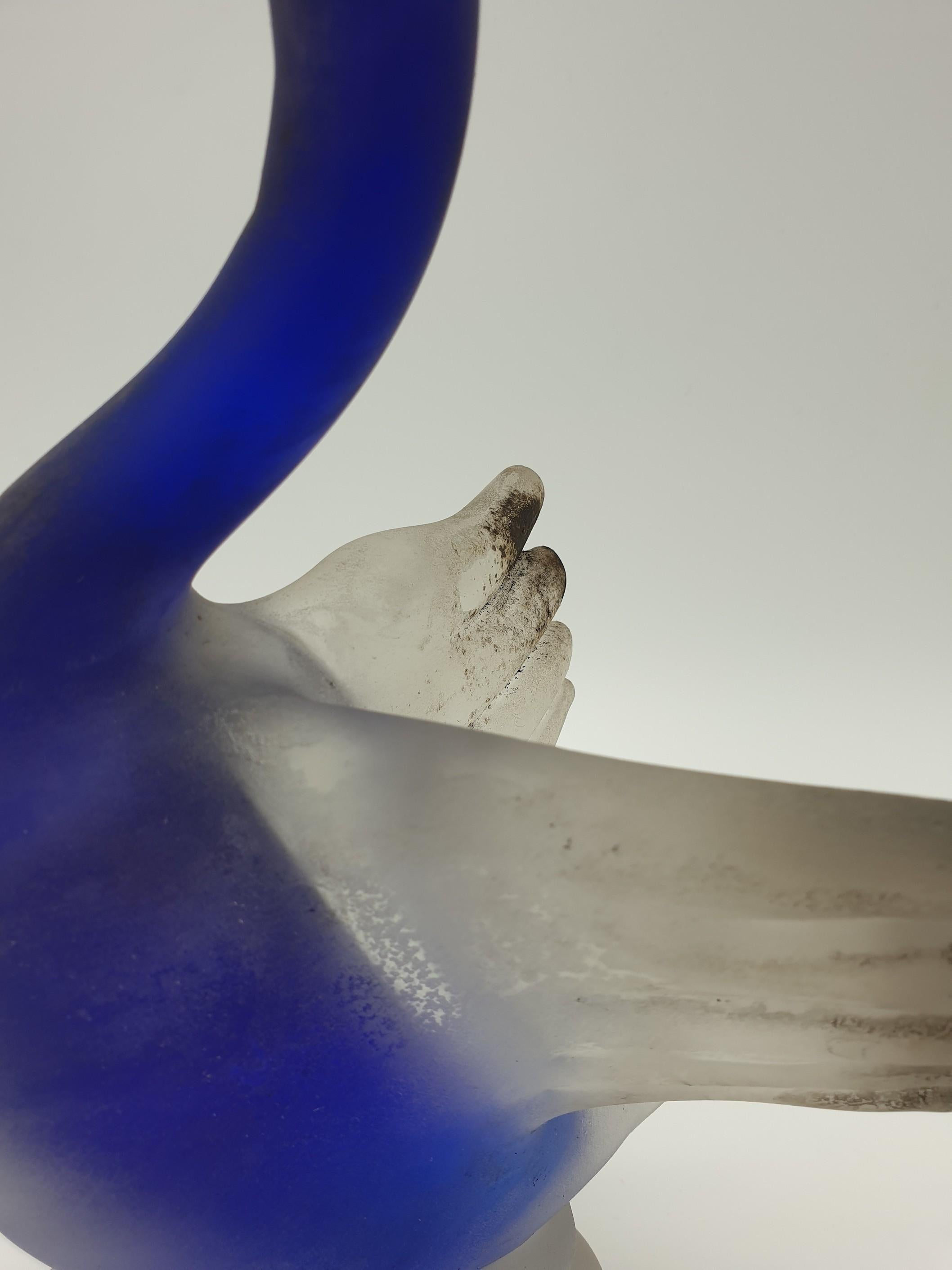 Moderner Enten aus Muranoglas in Blau mit „Scavo“-Finish von Gino Cenedese, Ende der 1970er Jahre (Italienisch) im Angebot