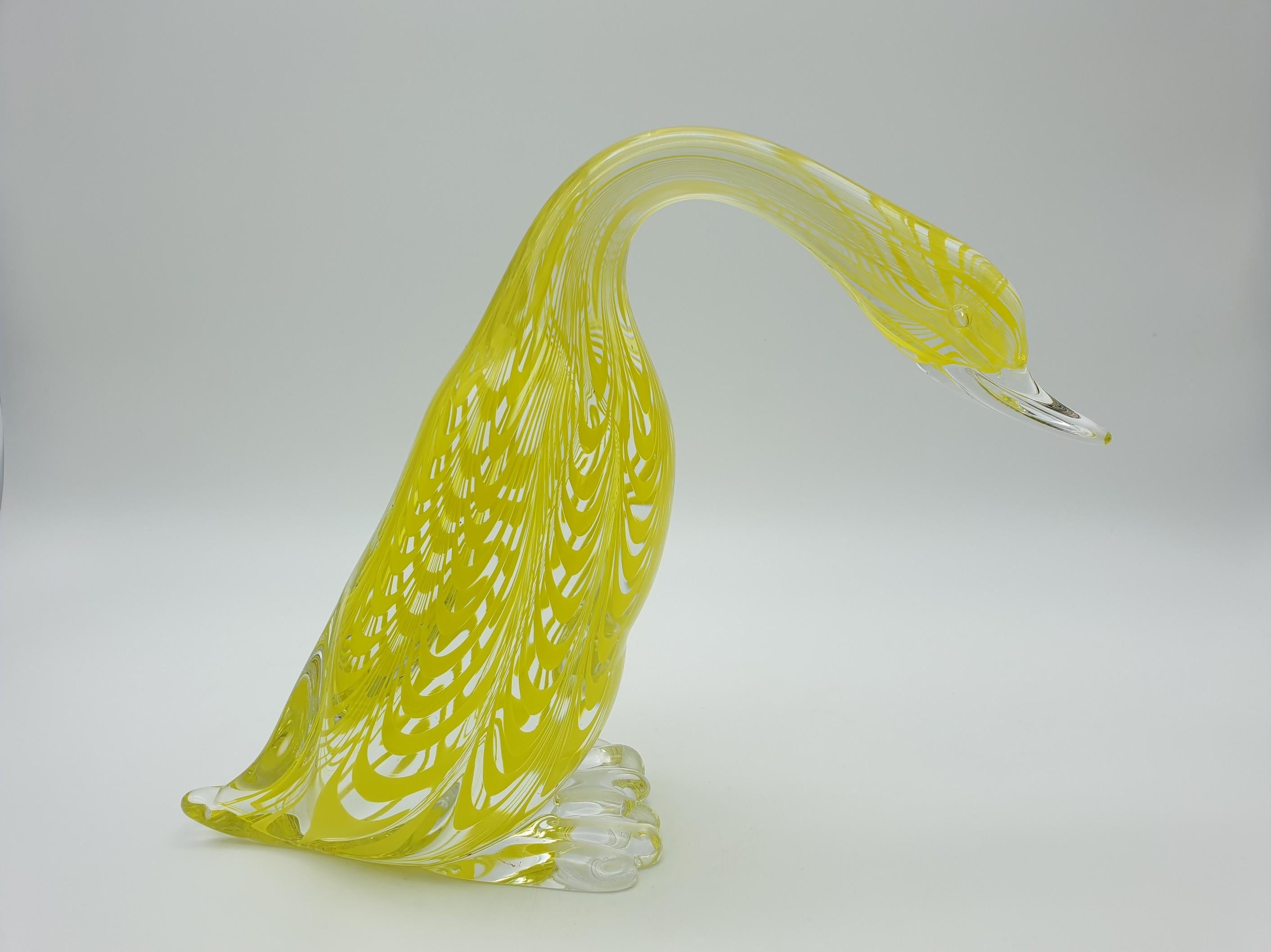 Murano glass duck by the historical glass-factory Gino Cenedese e Figlio, made in the mid-1970s, from a design by Ermanno Nason. This big duck has been manufactured with the greatest care to detail in the 