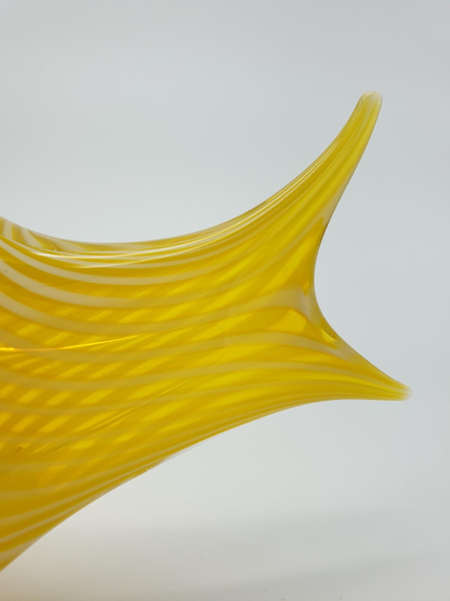 Modern Murano Glass Fish in Yellow & Gold Color with Bubbles by Cenedese, 1990s For Sale 7