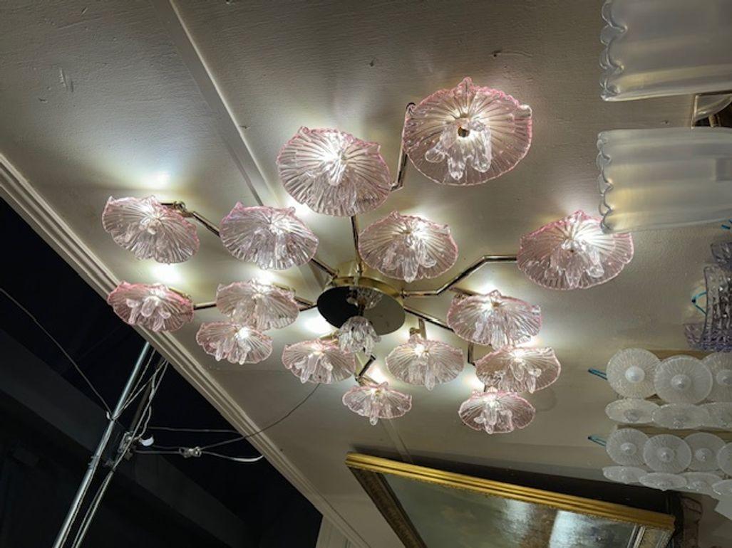 XXI secolo e contemporaneo Scontrino da parete moderno in vetro di Murano con fiori rosa e ametista in vendita
