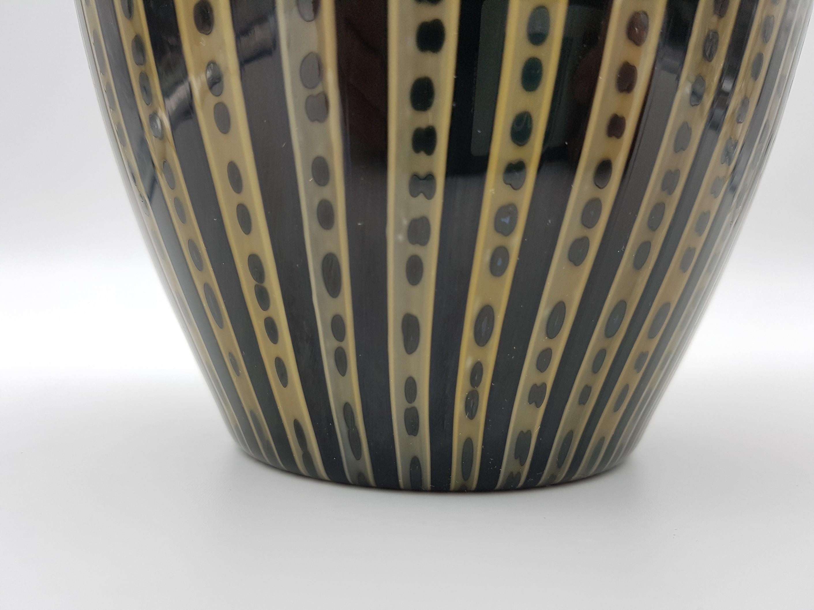 Modern Murano Glass Vase by Gino Cenedese e Figlio, Black & Yellow, late 1990s For Sale 1