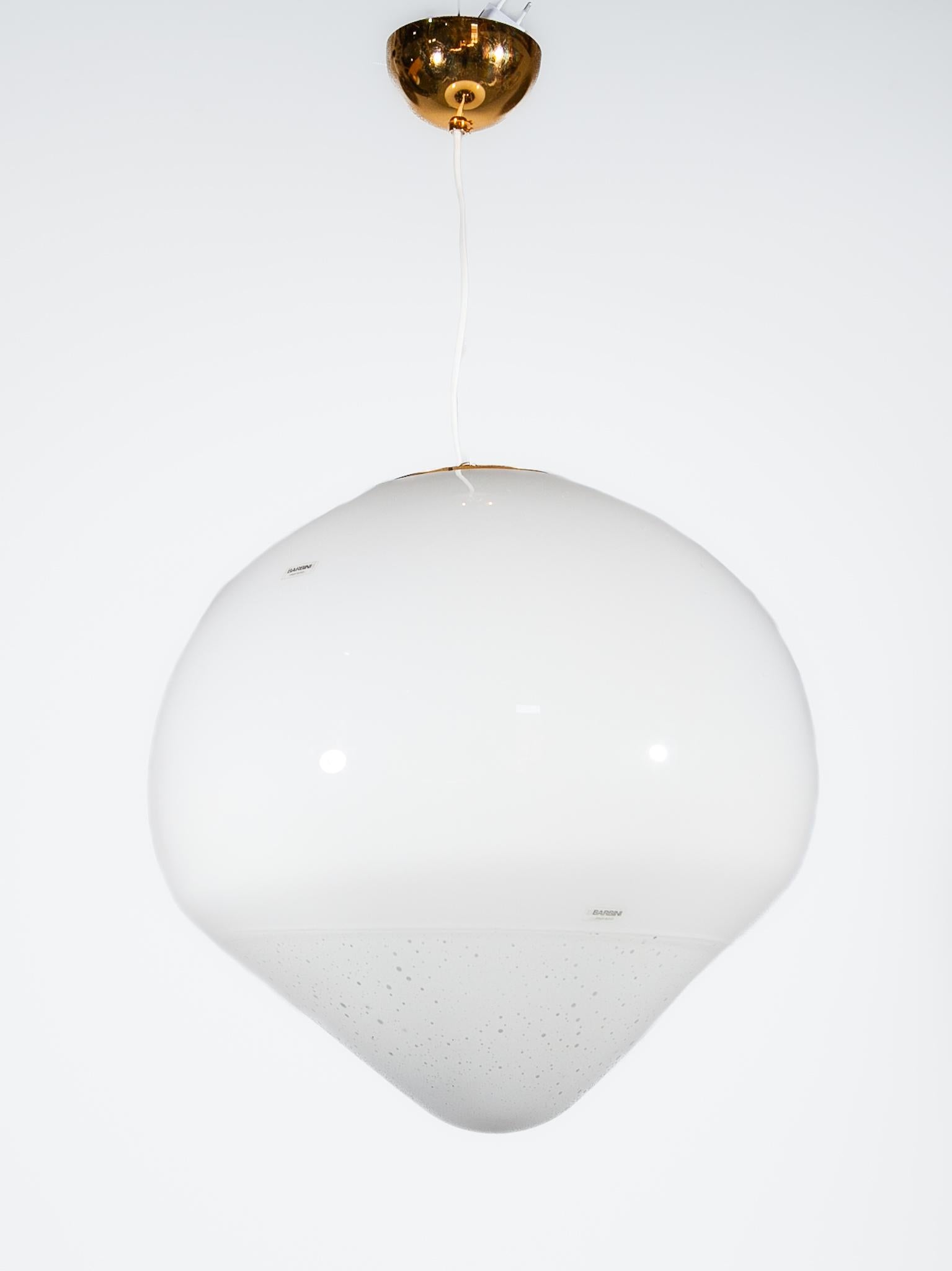 Moderne Murano-Opal-Lampe, entworfen von Alfredo Barbini, 1960er Jahre, Italien (Italienisch) im Angebot