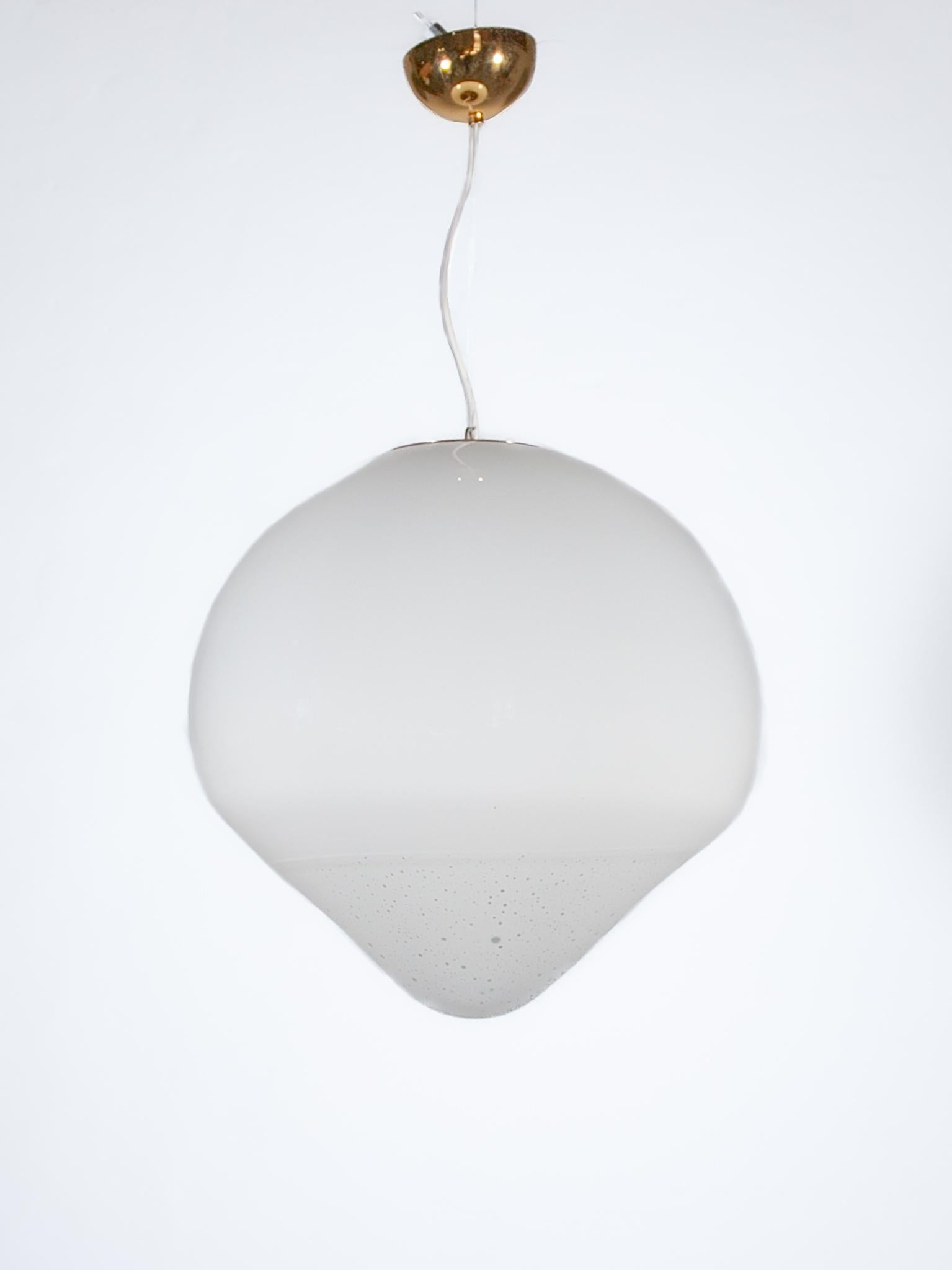 Moderne Murano-Opal-Lampe, entworfen von Alfredo Barbini, 1960er Jahre, Italien im Zustand „Gut“ im Angebot in Antwerp, BE
