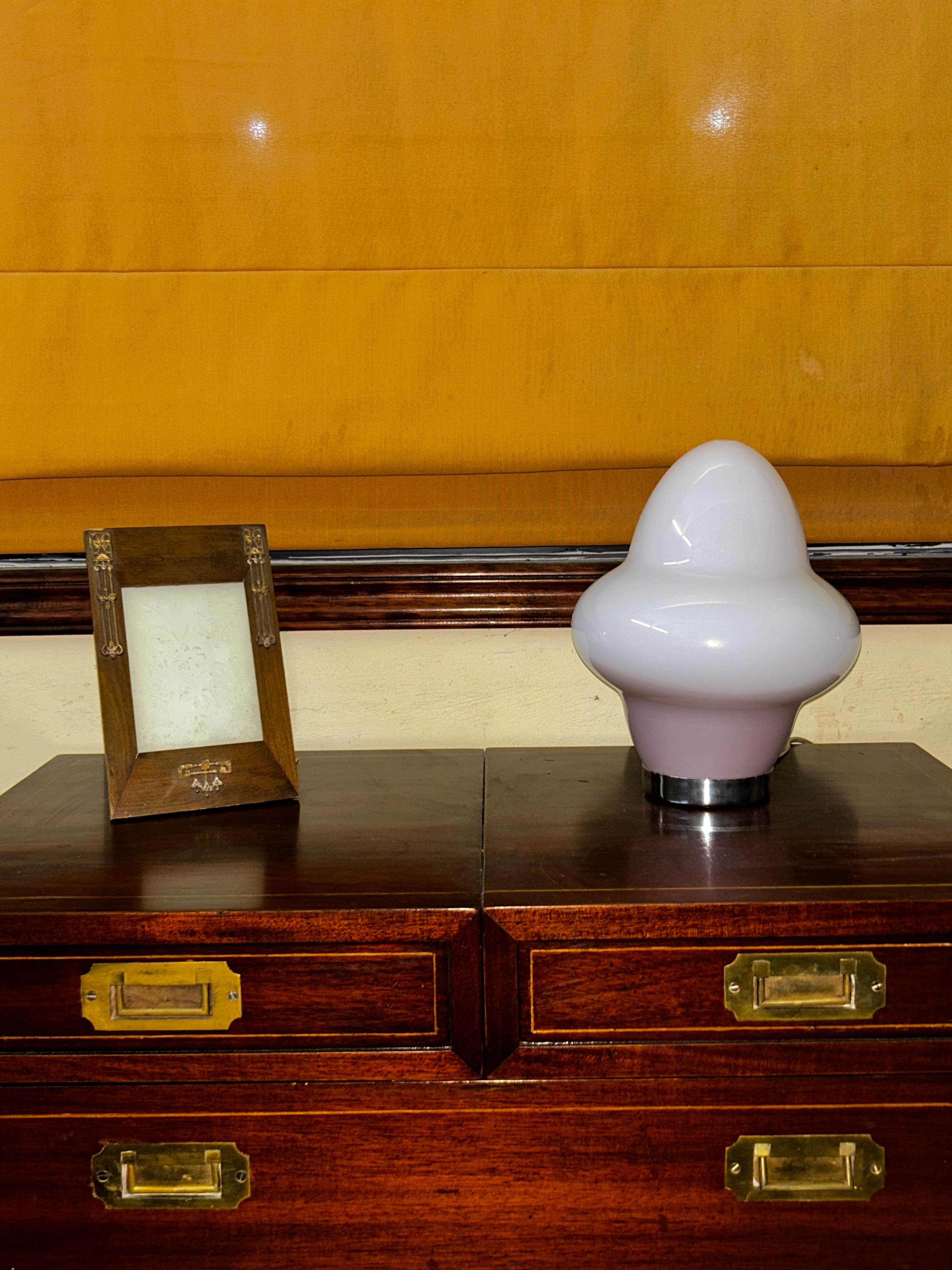 Moderne Murano-Tischleuchte von Ettore Sottsass für Venini, signiert ca. 1994 (Muranoglas) im Angebot