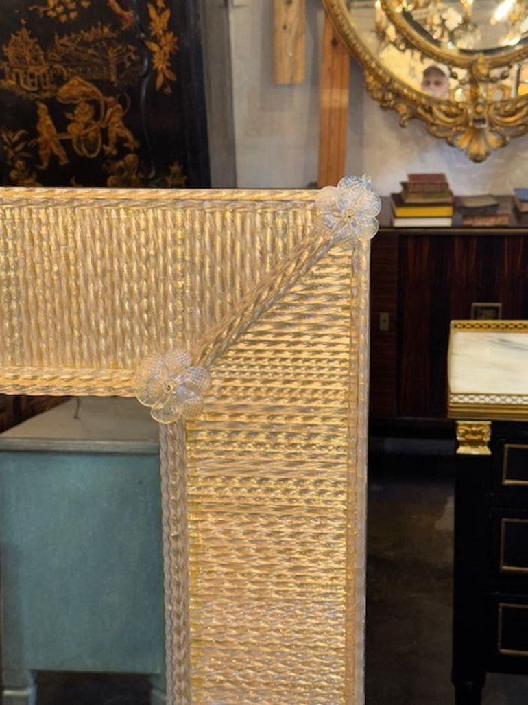 XXI secolo e contemporaneo Specchio a stelo in vetro di Murano Twist moderno in oro chiaro in vendita