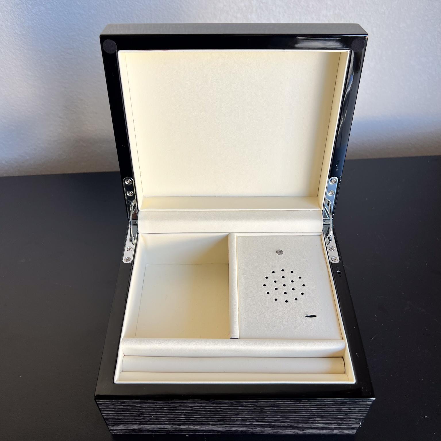 Modern Jewelry Music Box Gray Gloss Oak Wood im Angebot 3