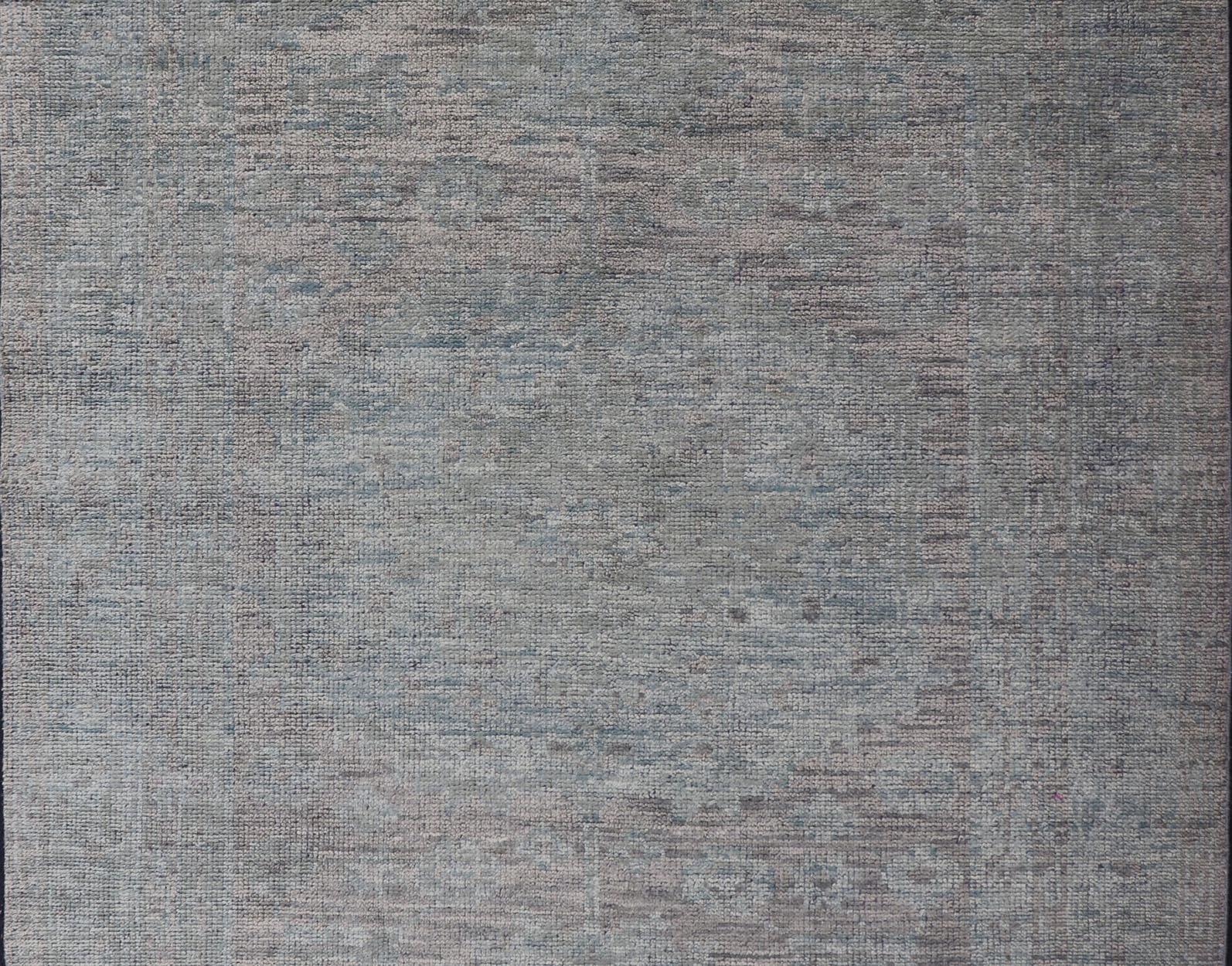 Moderno Oushak smorzato con design sub-geometrico nei toni del verde e della terra 6'0 x 9'3 in vendita 4