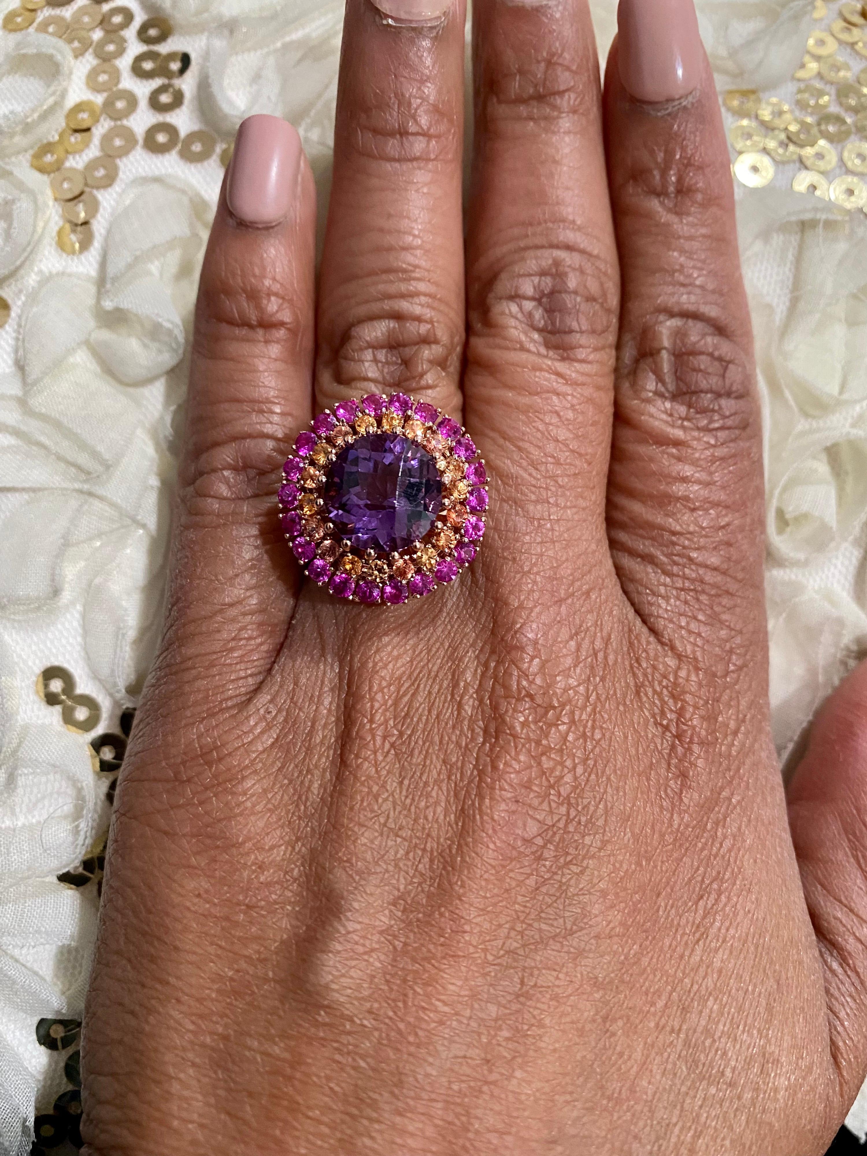 Taille ronde Bague moderne en or rose 14 carats avec améthyste, saphir et améthyste de taille ronde de 7,44 carats en vente