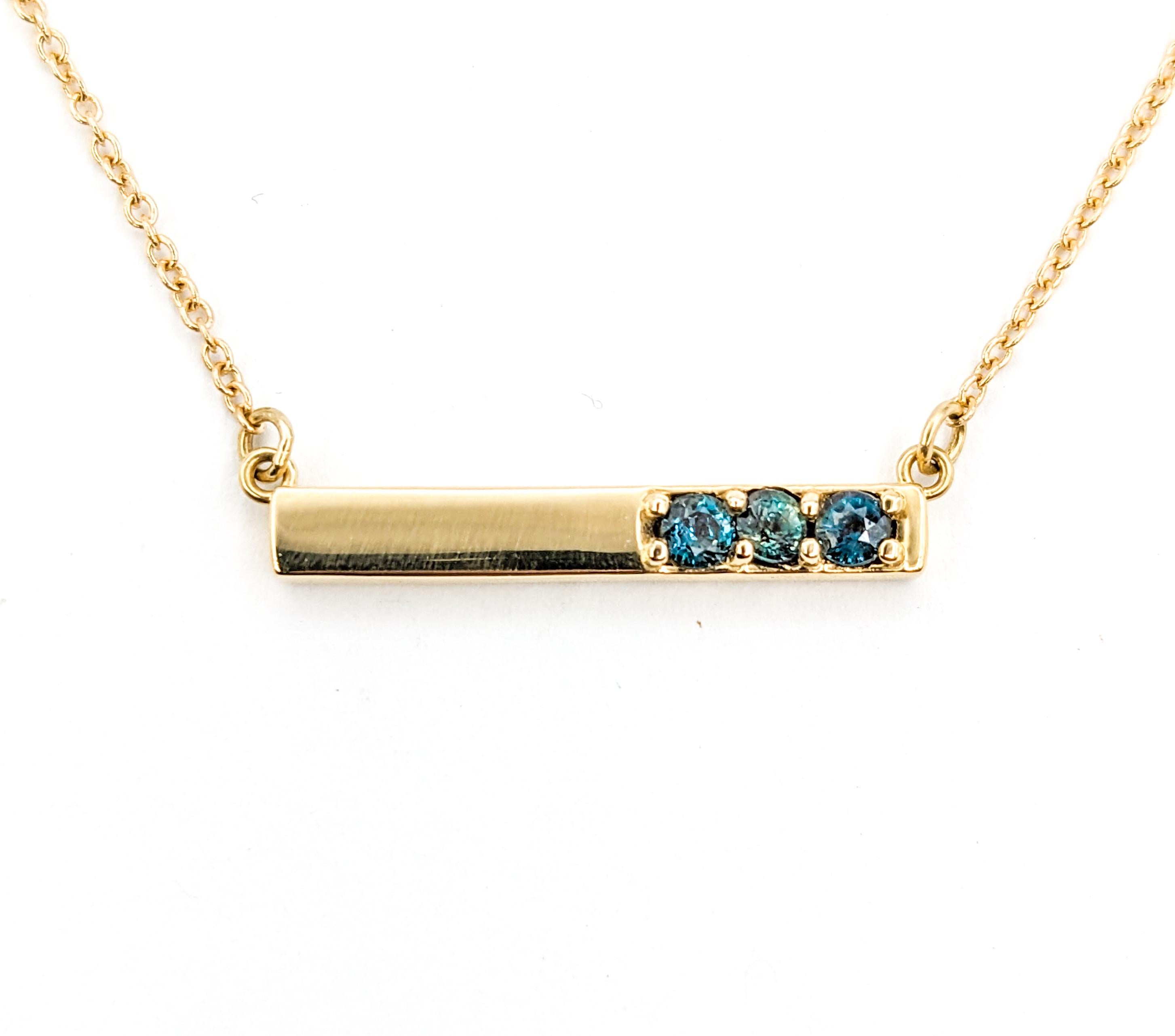 Modern Natural Alexandrite Bar Necklace in Yellow Gold For Sale 1