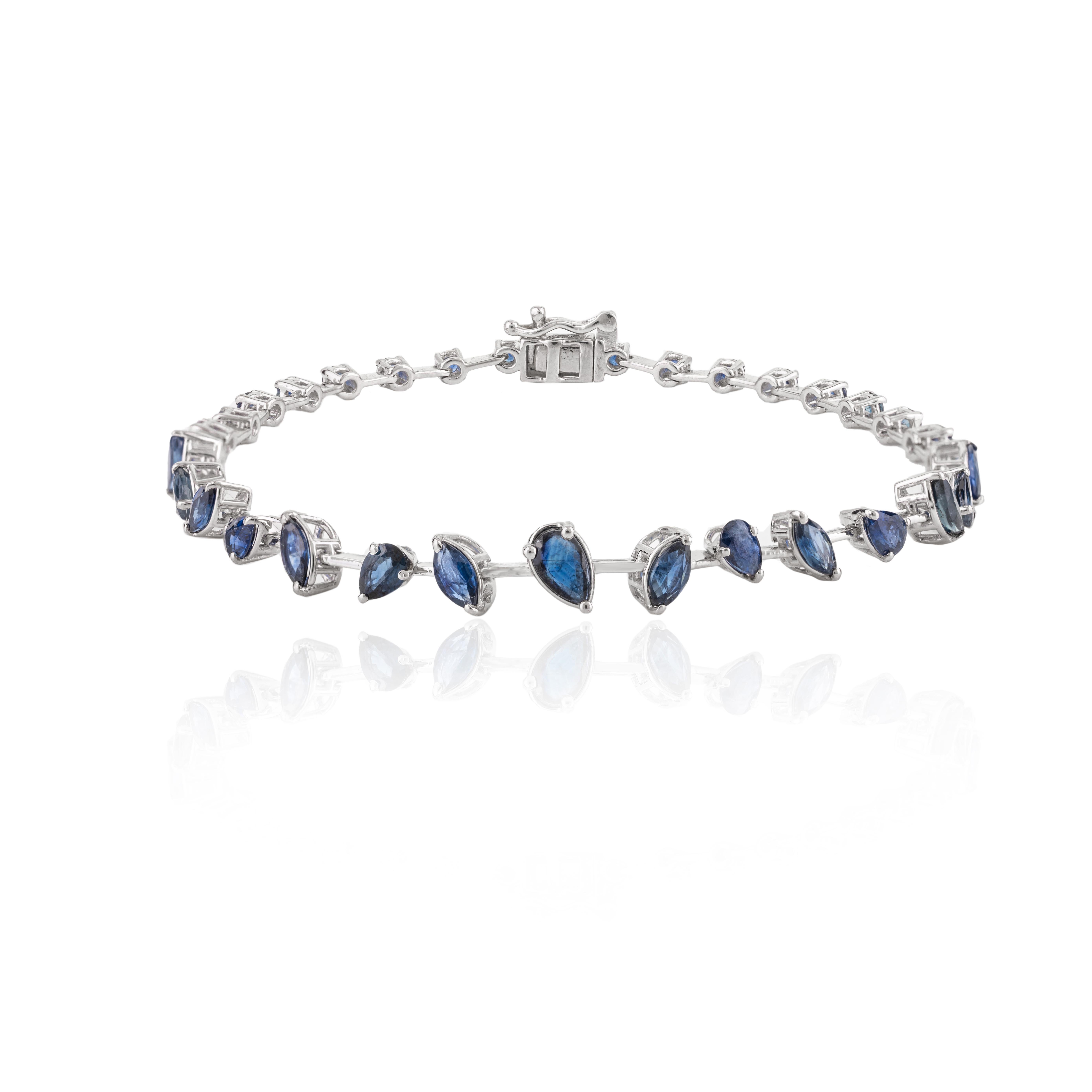 Modern Natural Blue Sapphire Bracelet for Her in Solid 18k White Gold For Sale 1