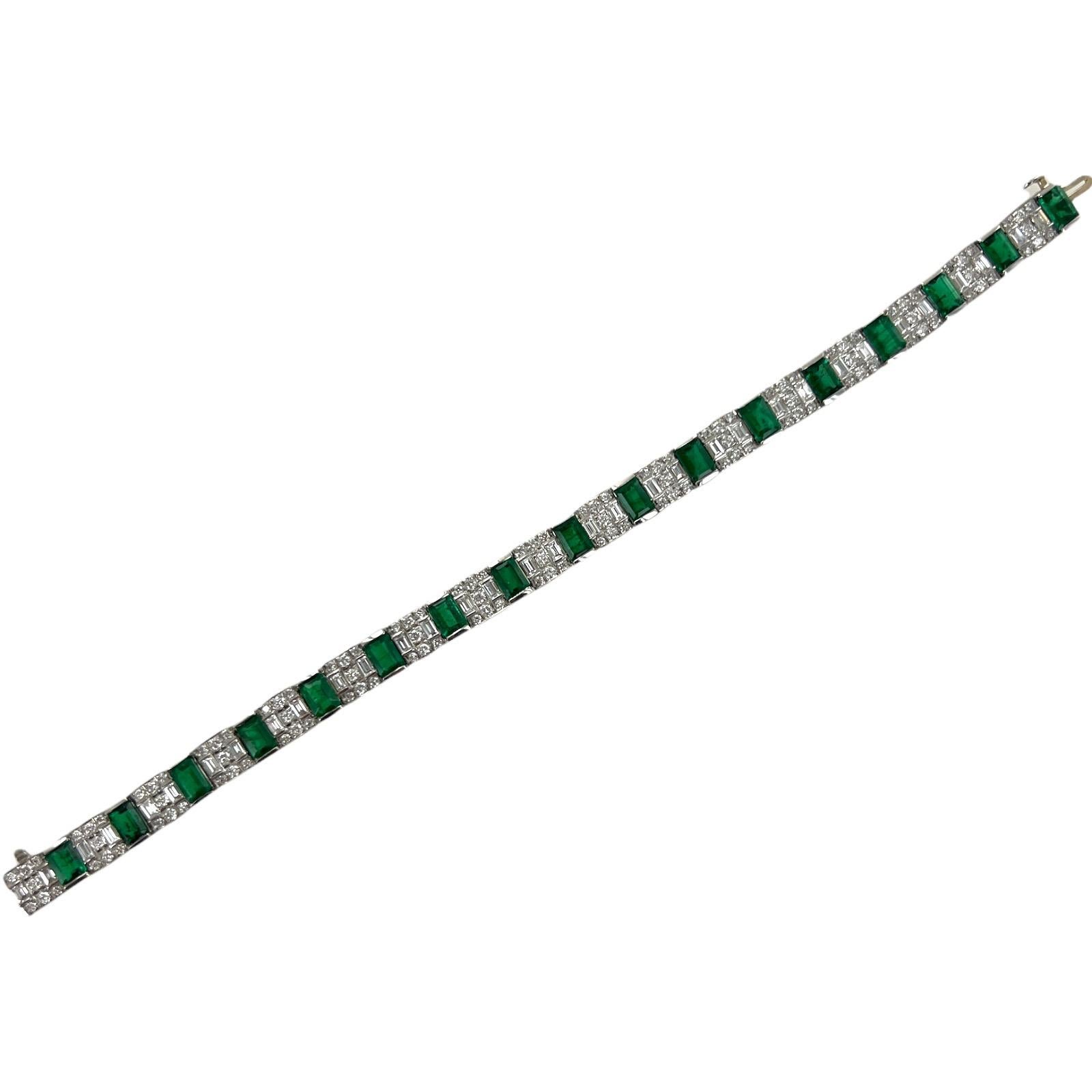  Natural Emerald Diamond Platinum Link Bracelet Modern  In New Condition In Boca Raton, FL