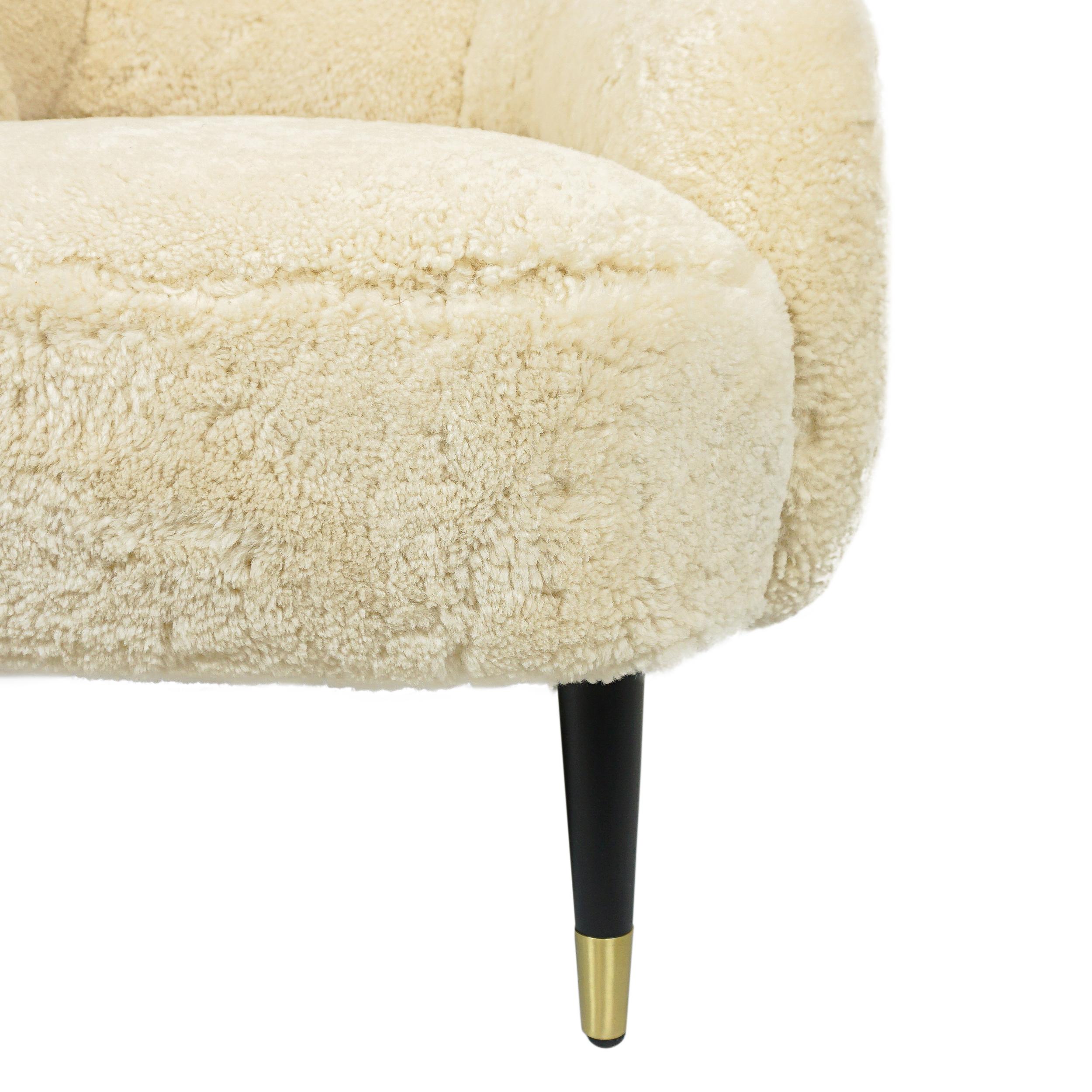 Modern Natural Shearling and Quilted Big Cat Print Club Chair with Wooden Legs For Sale 6