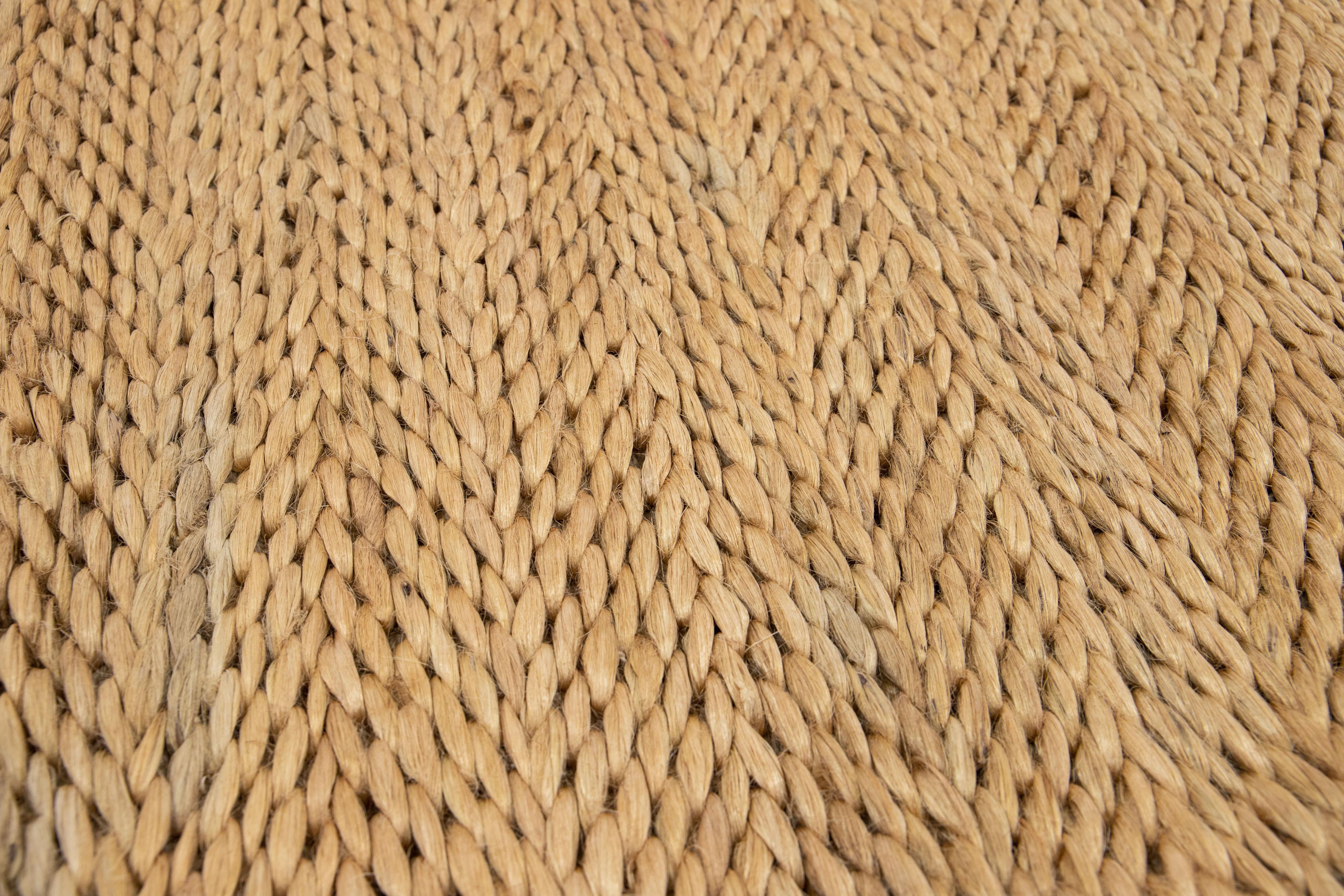 Indien The Moderns Nature Style Beige Handmade Custom Jute Rug (tapis de jute fait à la main) en vente