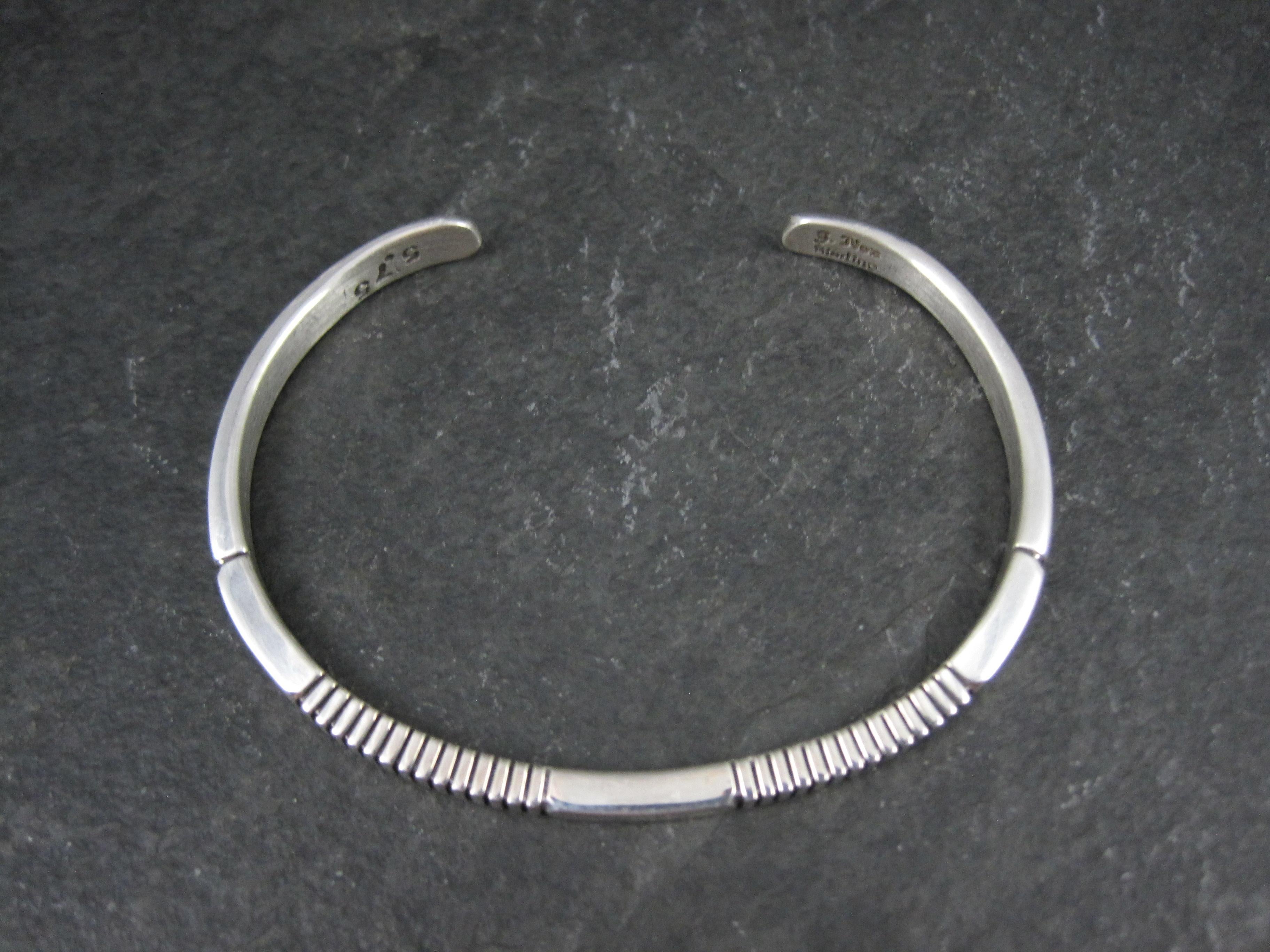 Modernes Navajo-Manschettenarmband aus Sterlingsilber 6.25 Zoll Jonathan Nez für Damen oder Herren