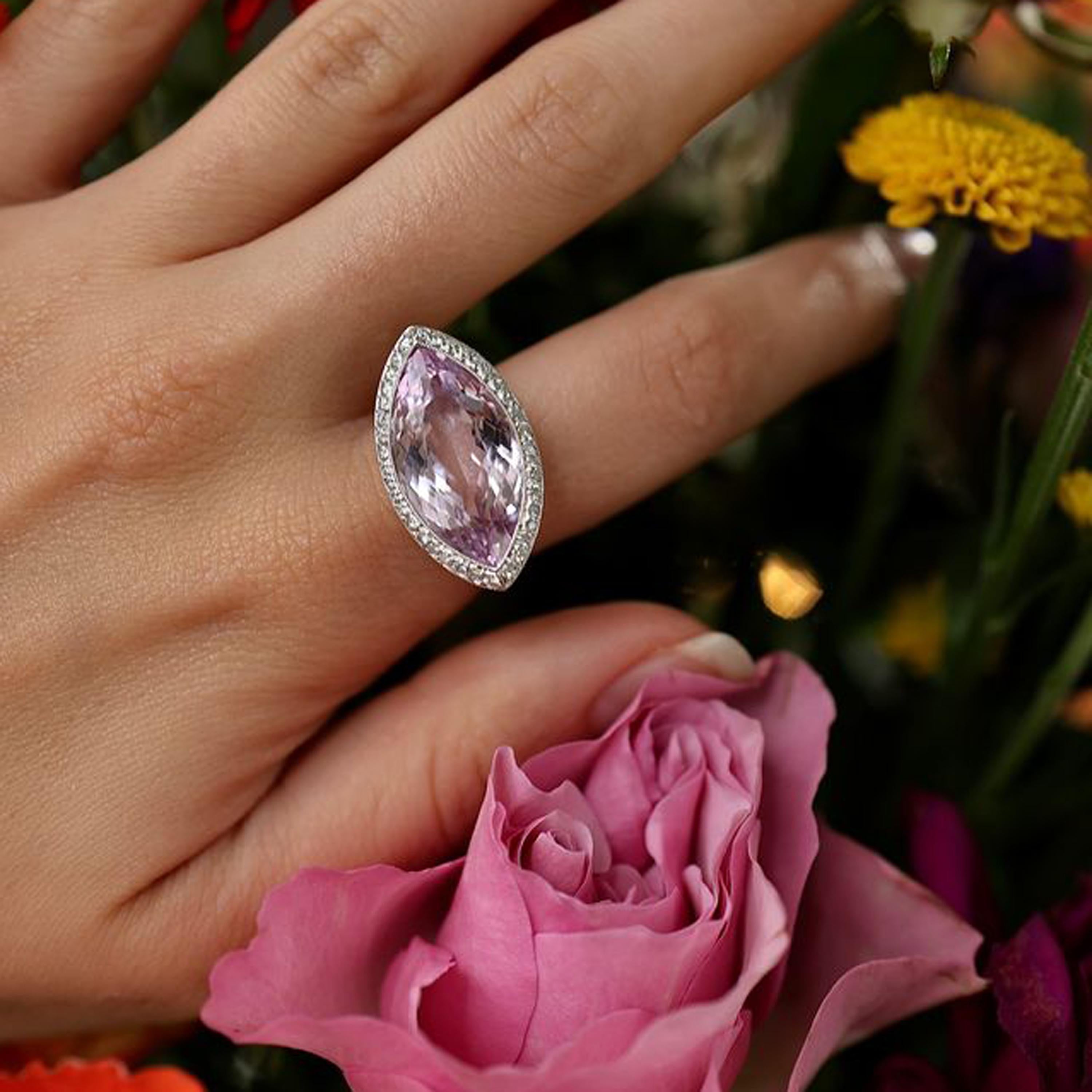 Modern Navette Kunzite, Diamond And Platinum Dress Ring In New Condition For Sale In London, GB
