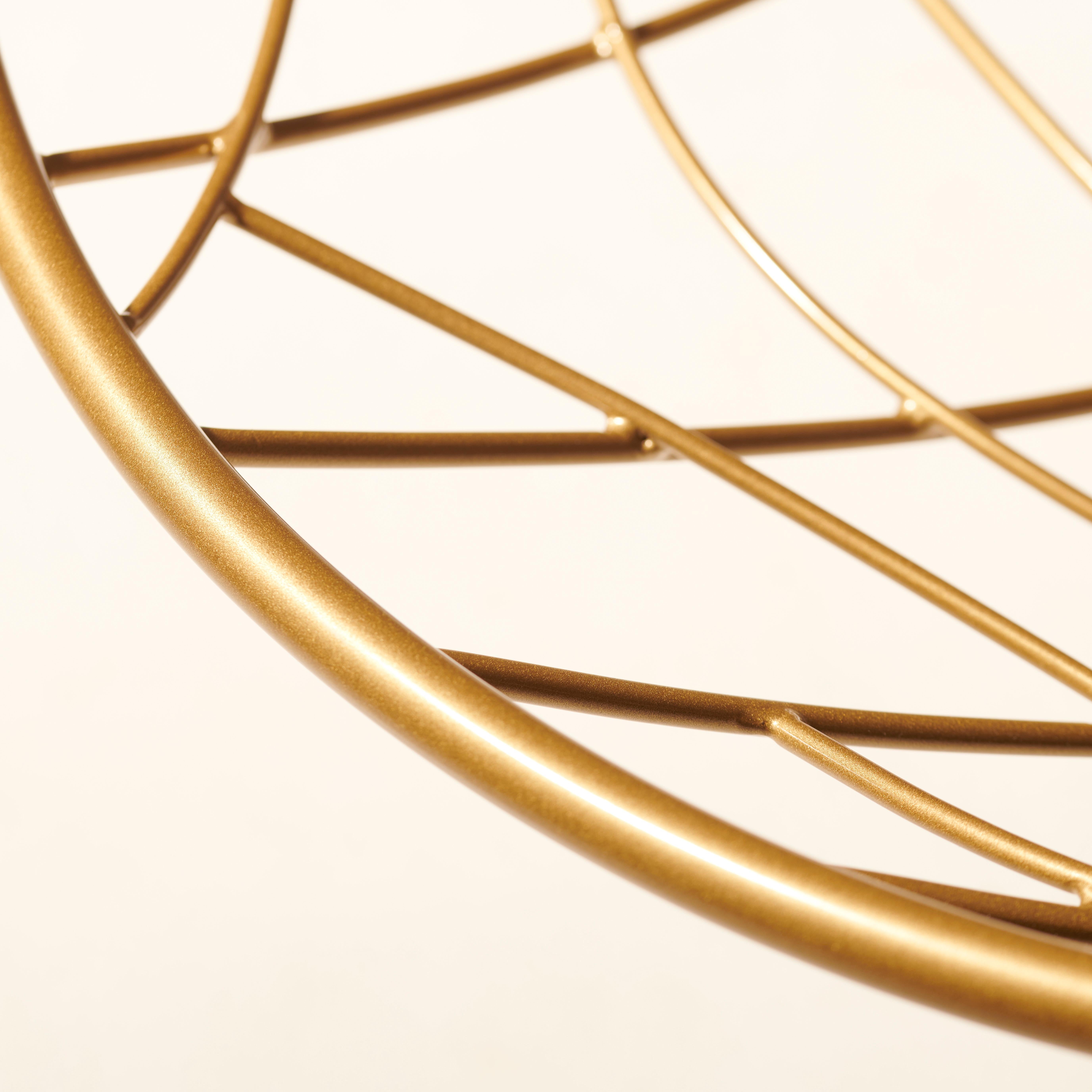 Silla Nido Moderna en Oro para Interior o Exterior Siglo XXI y contemporáneo en venta
