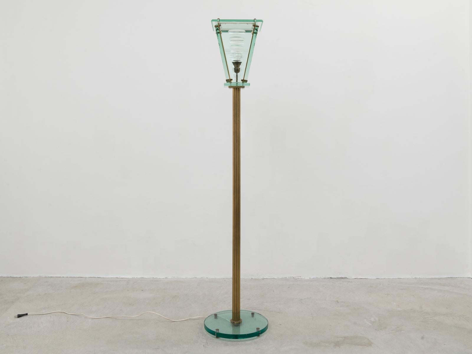 This important floor lamp was designed and manufactured in Italy in the 1940s, and has been attributed to Pietro Chiesa. The lamp was most likely produced by Fontana Arte or Brusotti, two company that Chiesa worked for. No other contemporary