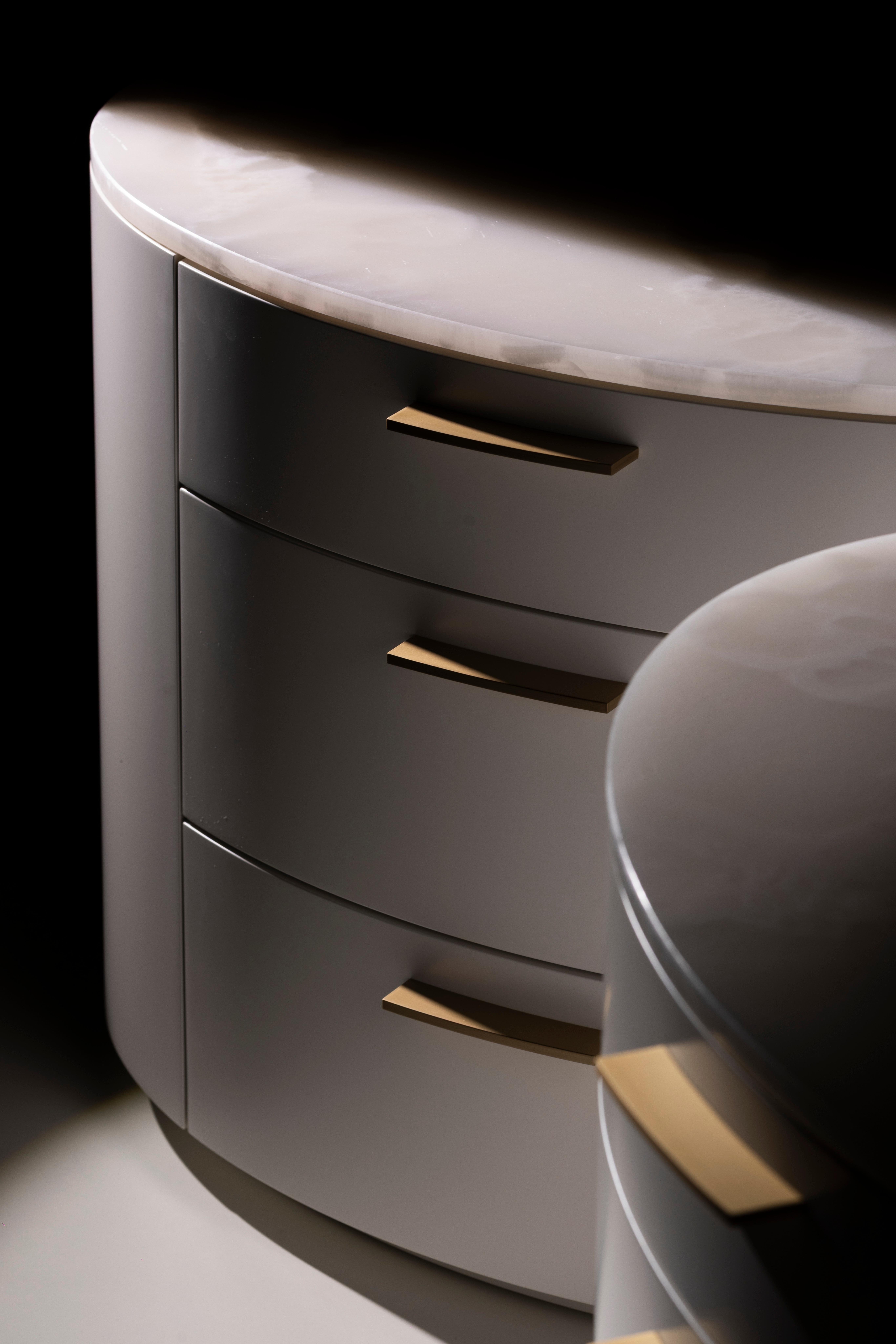 Comodino moderno Nilo in pietra d'onice fatto a mano in Portogallo Greenapple in vendita 2