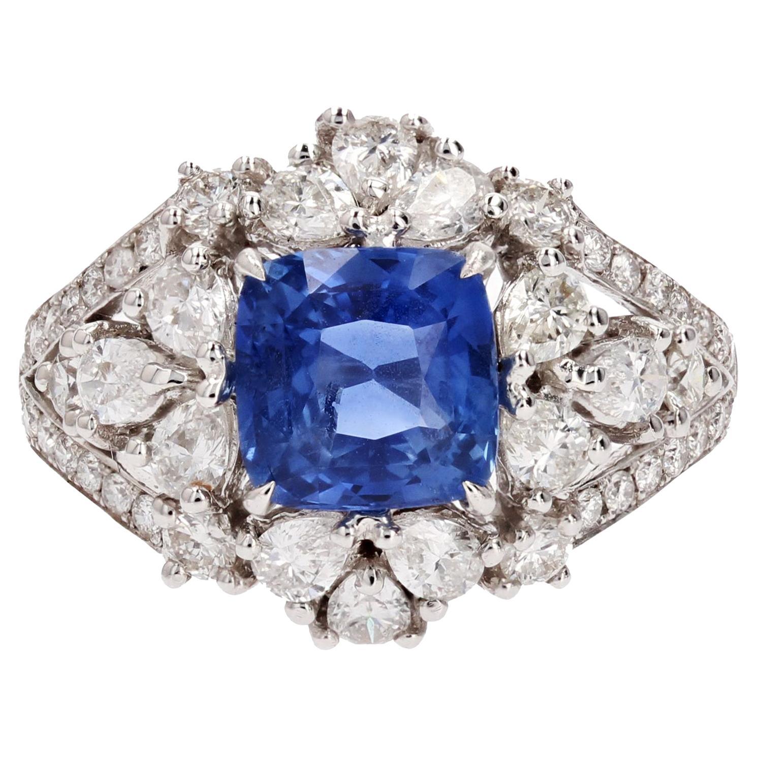 Modern No Heat Cornflower Sapphire Diamonds 18 Karat White Gold Dome Ring For Sale