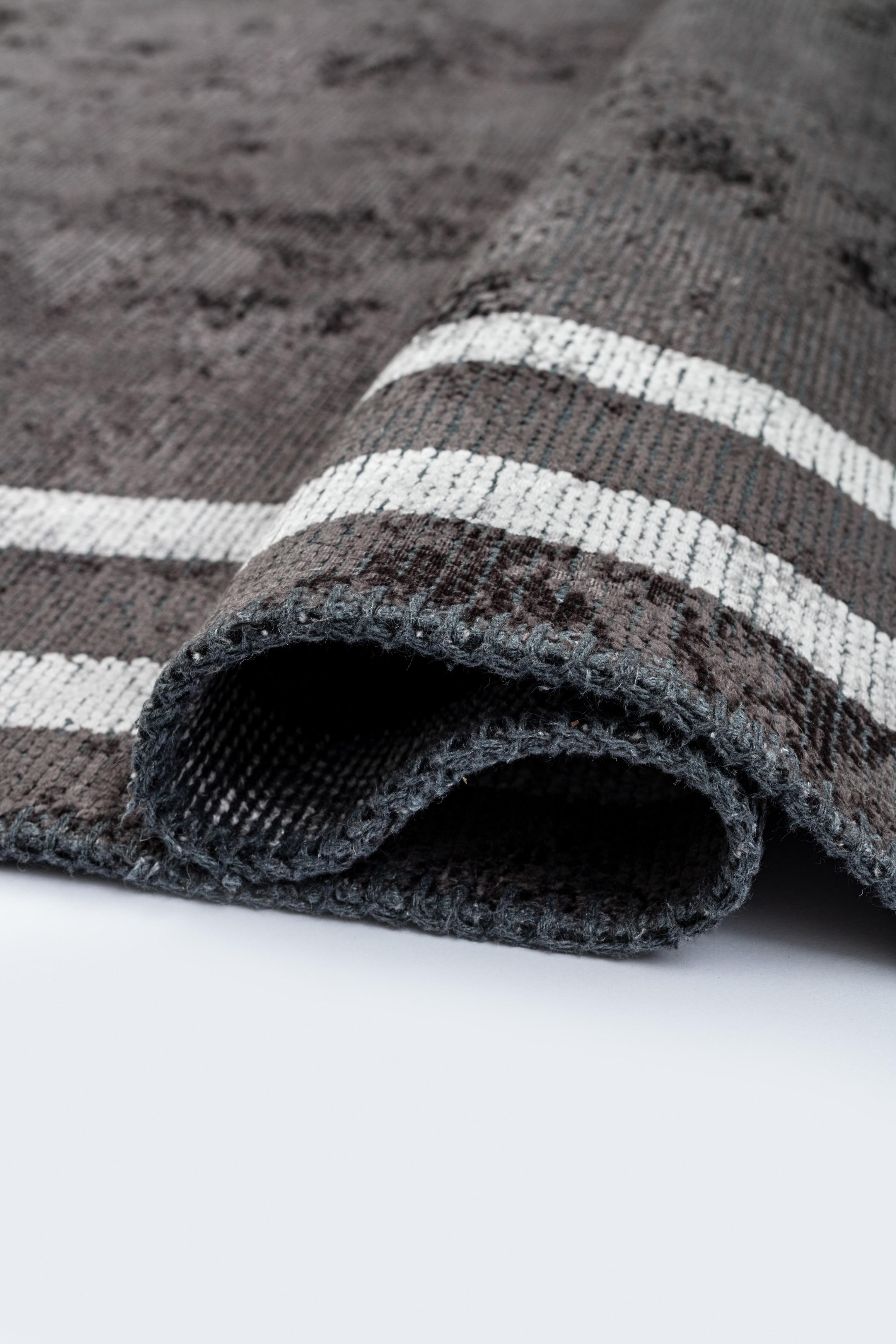 Im Angebot: Modern No Pattern Solid Color Luxury Area Rug,  (Grau) 2