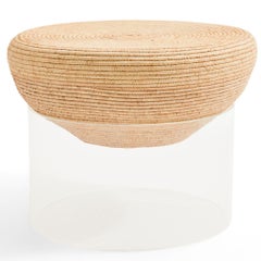 Moderner Beistelltisch aus Lucite-Acryl und handgewebtem Zulu-Gras im afrikanischen Ntombi-Stil