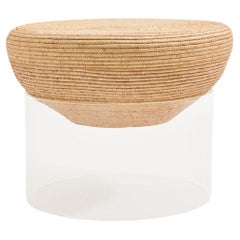 Moderner Beistelltisch aus Lucite-Acryl und handgewebtem Zulu-Gras im afrikanischen Ntombi-Stil