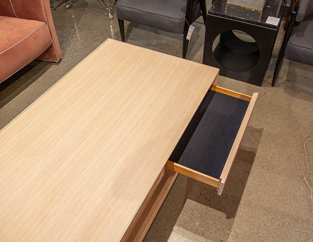 Moderne Table basse moderne en chêne à 2 niveaux en vente