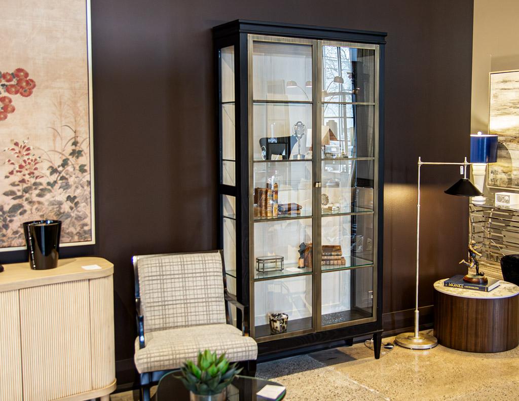 Moderno Mobile libreria moderno in Oak e ottone in vendita